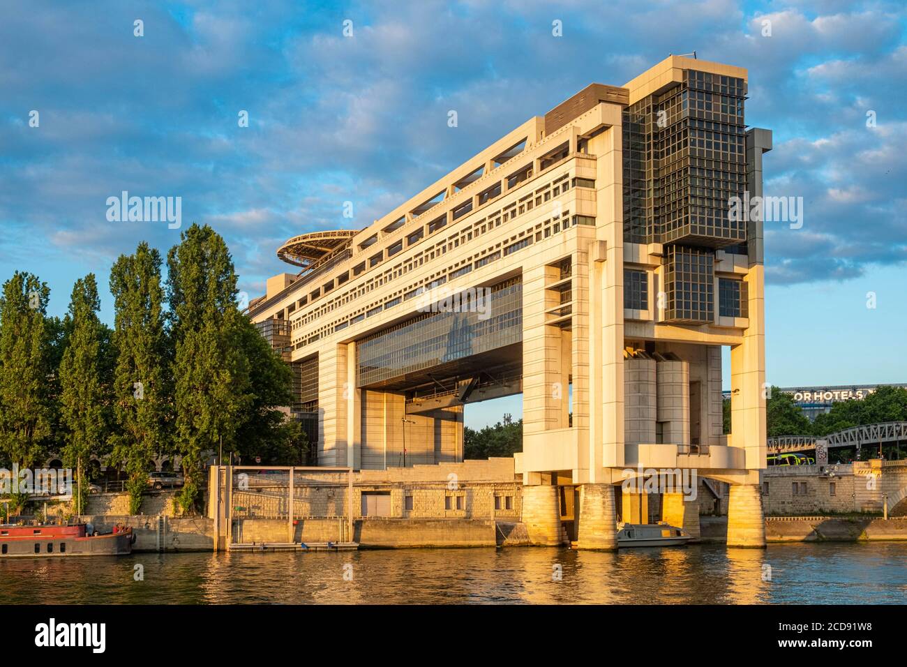 Francia, Parigi, le rive della Senna, il Ministero dell'Economia e delle Finanze Foto Stock