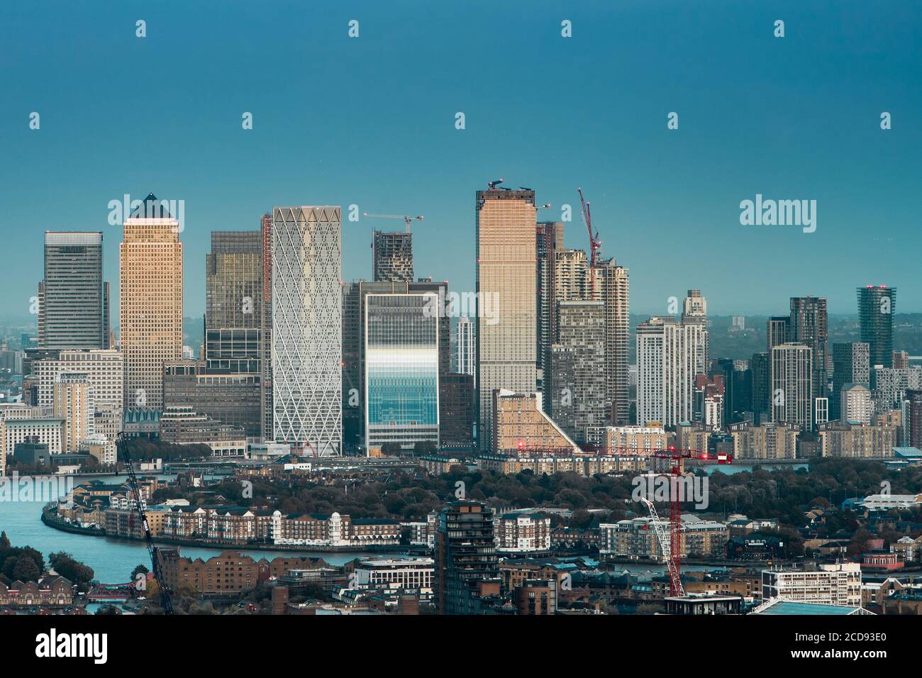 Vista elevata del quartiere finanziario di Canary Wharf in città Di Londra Foto Stock
