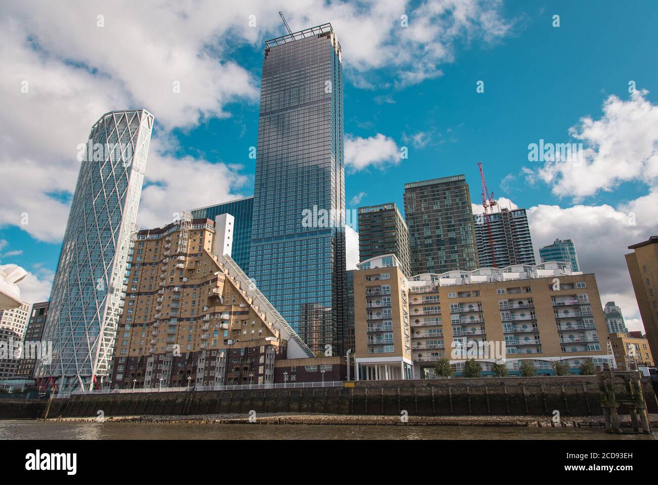 I grattacieli di New Tall sono in fase di sviluppo nel distretto finanziario di Canary Wharf a Londra, Regno Unito Foto Stock