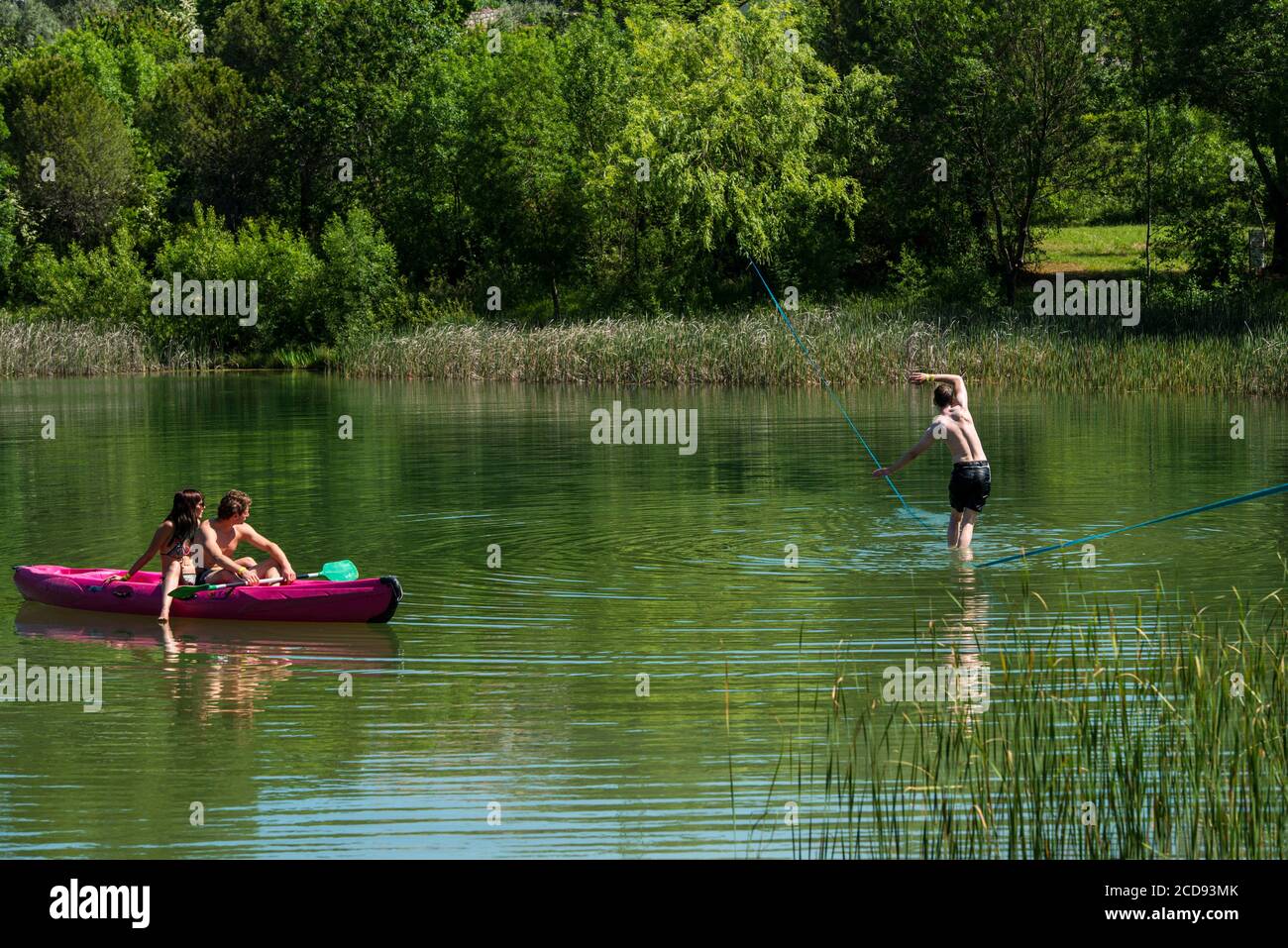 Francia, Ardeche, Berrias et Casteljau, Lac de Cornadon, Ardeche Slackline Meeting Foto Stock