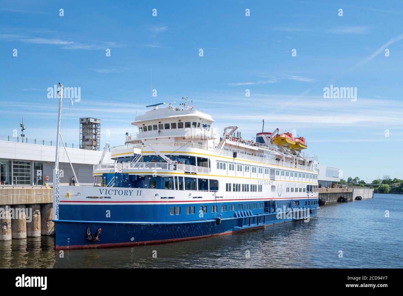 Canada, Quebec, Montreal, la nave da crociera Victory 2 sul molo di Alexandra Foto Stock