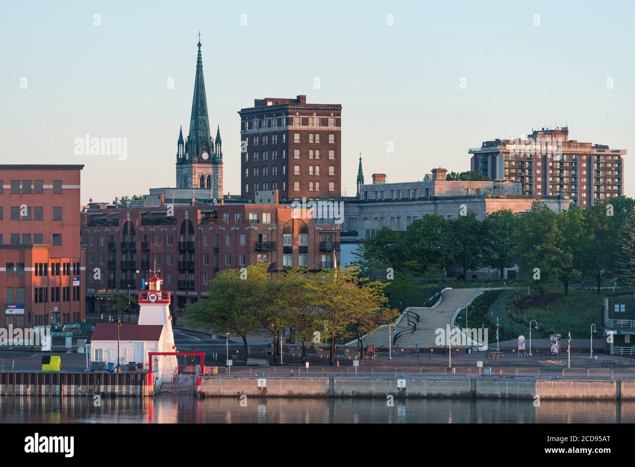 Canada, Quebec, Trois-Rivières, la città all'alba, sulle rive del fiume San Lorenzo Foto Stock