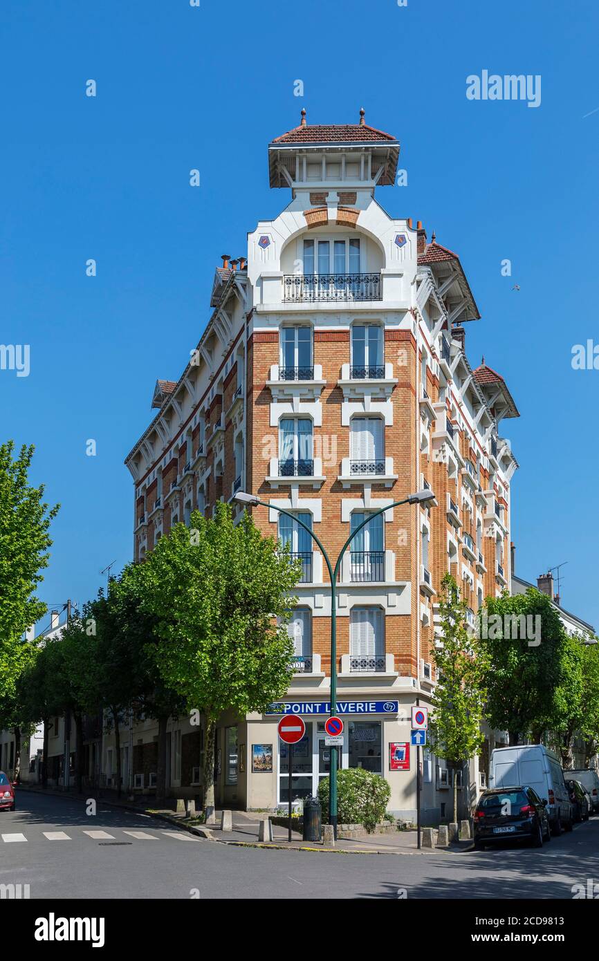 Francia, Seine Saint Denis, le Raincy, all?e de la Fontaine, all?e Nicolas Carnot Foto Stock