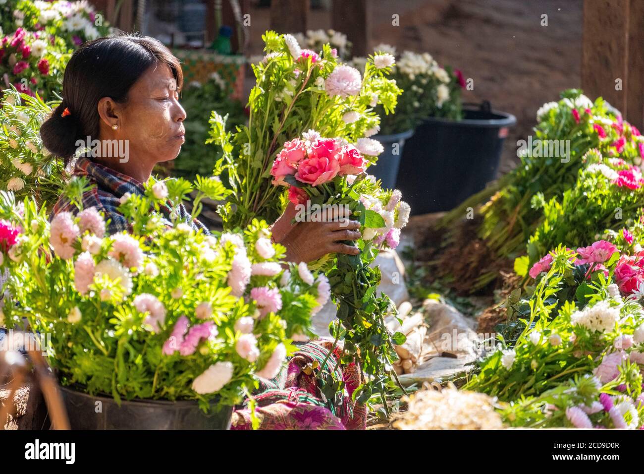 Myanmar (Birmania), Stato di Shan, Lago Inle, mercato nel villaggio di Yawna Foto Stock