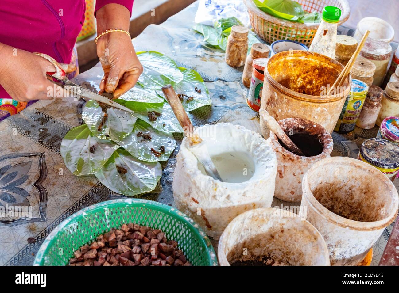 Myanmar (Birmania), Stato di Shan, Lago Inle, mercato nel villaggio di Yawna Foto Stock