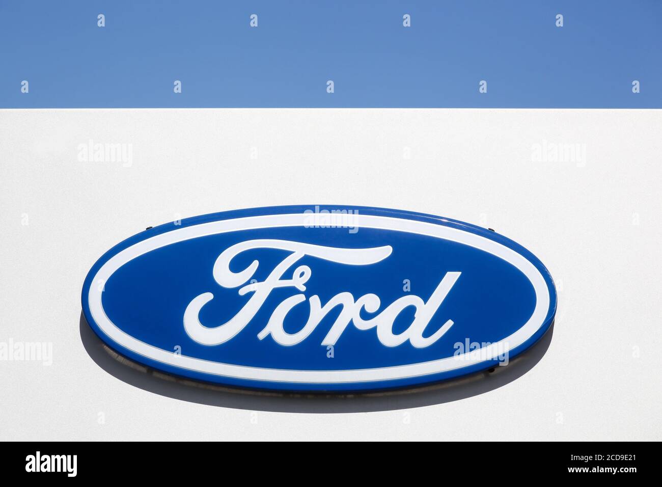 Risskov, Danimarca - 11 Maggio 2019: Ford logo su una parete. Ford è una multinazionale americana automobilistico con sede a Dearborn, Michigan, Stati Uniti d'America Foto Stock