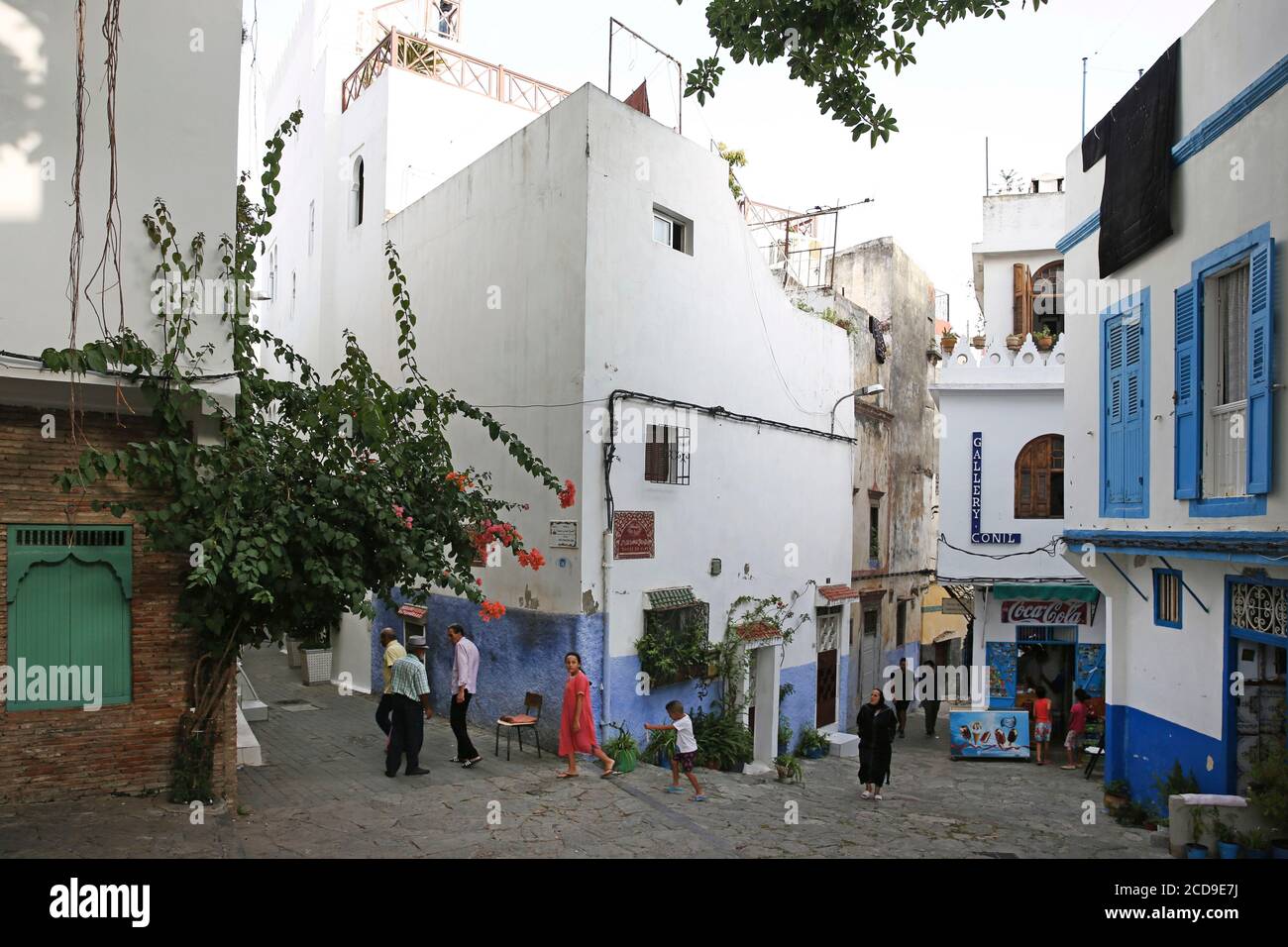 Marocco, Tangeri Tetouan regione, Tangeri, Tangeri nei vicoli della casbah con case bianche Foto Stock