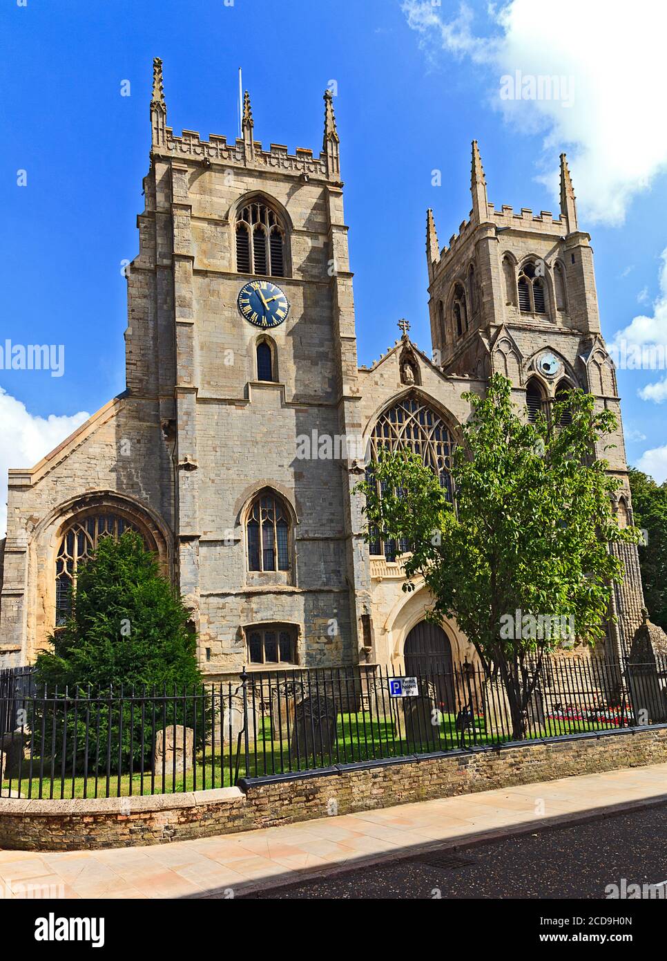 Il Minster da St Margaret's Place, Kings Lynn, Norfolk, Regno Unito Foto Stock