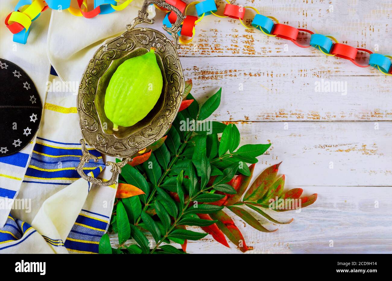 Rituale ebreo religioso simbolo festival di Sukkot nella etrog, Lulav kippah tallit Foto Stock