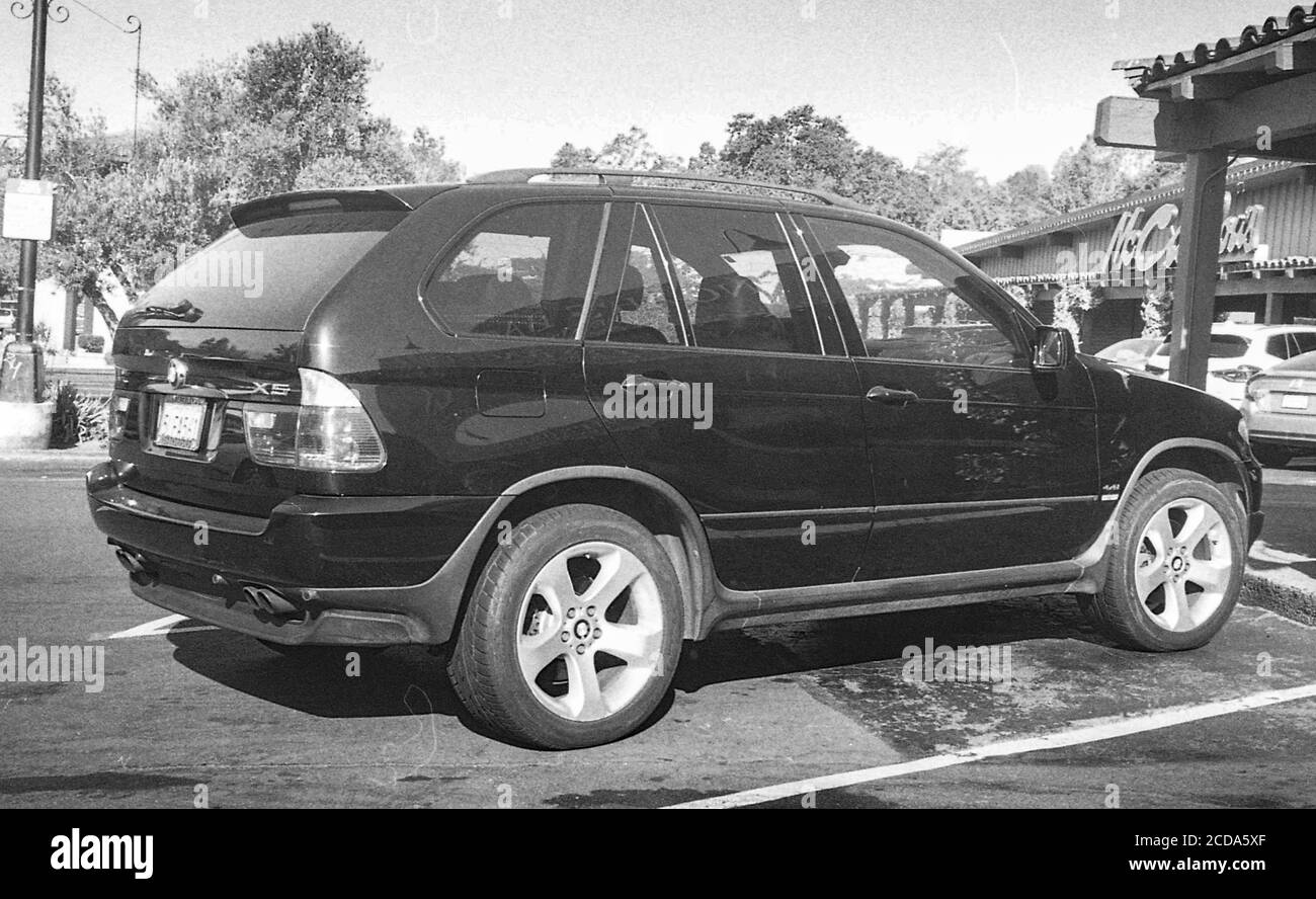 Auto BMW X5 nel parcheggio, Lafayette, California, 19 luglio 2020. () Foto Stock