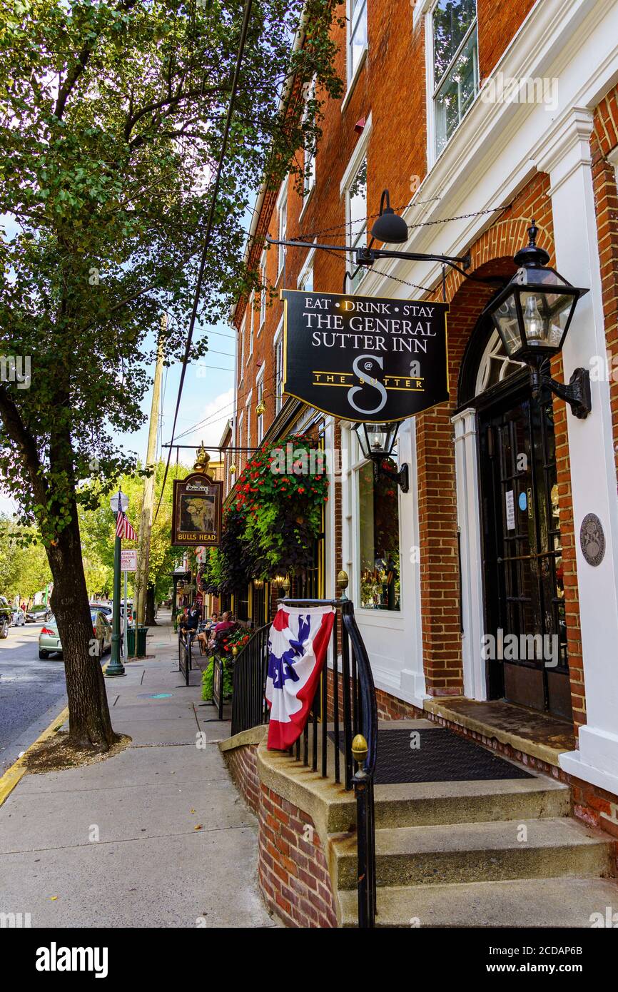 Lititz, PA, USA - 21 agosto 2020: Nominata la cittadina più bella d'America, Lititz presenta piccoli negozi e ristoranti nella sua zona centrale. Foto Stock