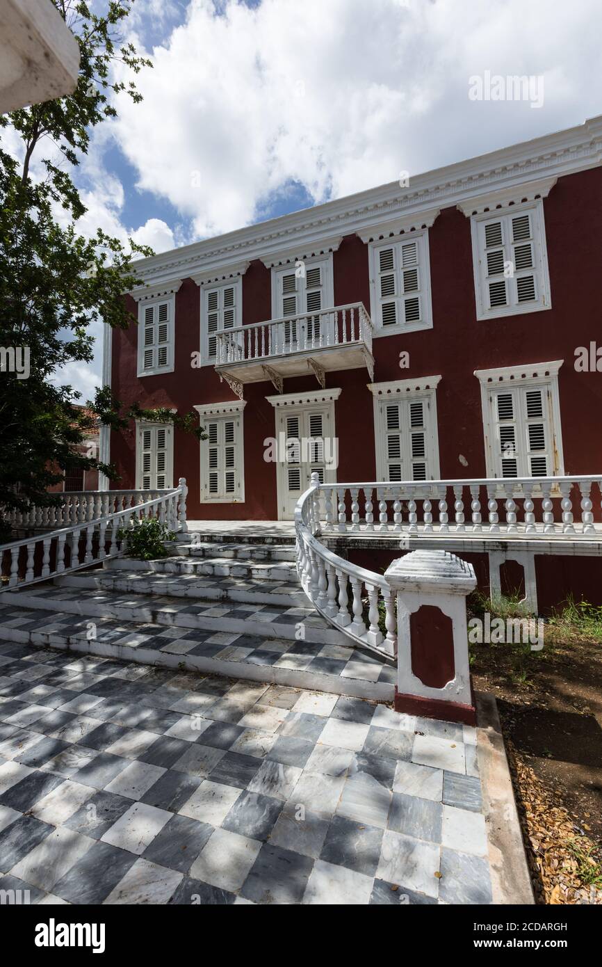 Questa dimora storica a Scharlooweg 104, nel quartiere di Scharloo, nel quartiere di Punda di Willemstad, è stata costruita nel 1881. Ora è usato come uffici Foto Stock