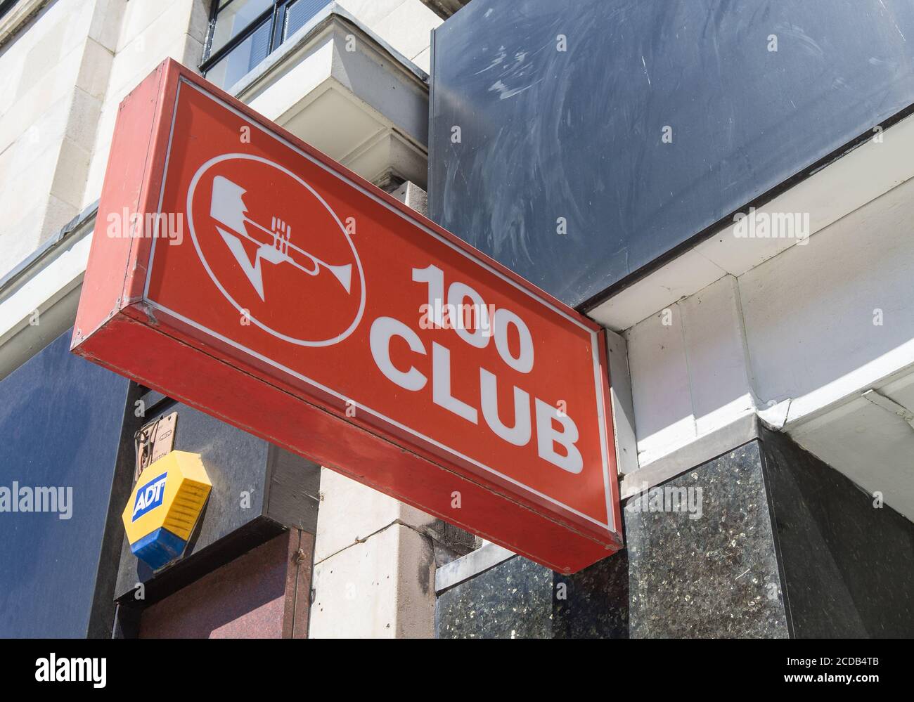 Segno del 100 Club, un Jazz Club su Oxford Street. Londra Foto Stock