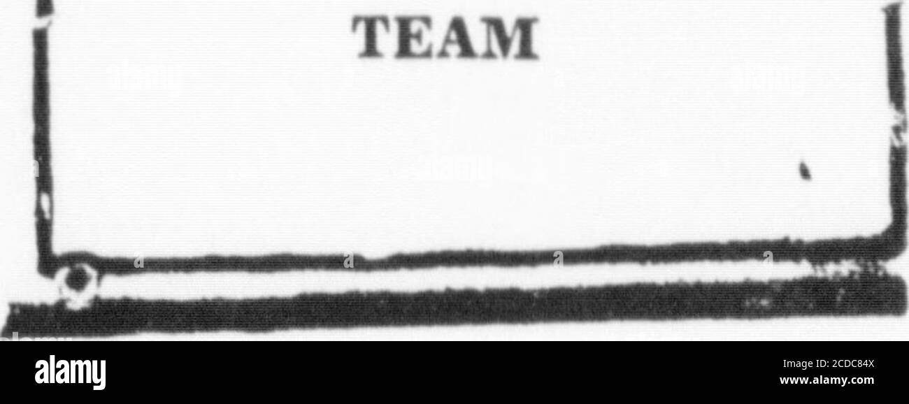 . La Rotunda . SOSTENERE LA SQUADRA DI HOCKEY. Volume V. THE ROTUNDA, MERCOLEDÌ 11 NOVEMBRE 1931 No. 7 i Federation of Music HoldsMeeting here Reports from different Clubs Fol-lowed by Excellent MusicalProgram / MISS JULIA FUQUA PRESENTE [ il terzo Distretto della Federa- i zione di Musica della Virginia ha tenuto il suo i meeting annuale Venerdì, 6 novembre, da dieci a quattro, nel piccolo audi-, lorium del Collegio degli insegnanti di Stato i a Farmville, i l'incontro è stato chiamato per ordinare by Miss Hattie B. McMillan. Un versetto, d'America, fu cantato da chichedott. C. V. Cook del Battista ha dato una preghiera. Report da Foto Stock