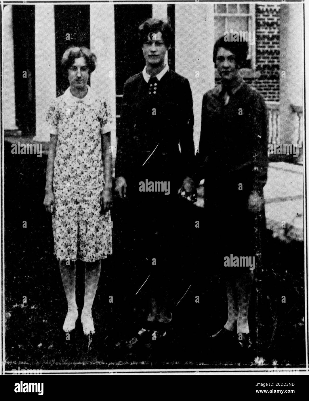 . La Rotunda . t sei anni, questo dono a beknown come la borsa di studio Maude Jones di Zeta Tau Alpha. Probabilmente, alla fine dei sei anni, se le condizioni lo giustificheranno, la concessione di tale chocolarship. Ci sono solo alcune laitionsstip collegate con la borsa di studio. Oneis che il destinatario è preferibilmente agirl da Buckingham County. Themoney non deve essere restituito senza che il destinatario desideri. Zeta Tau Alpha chiede che la thescholarship sia amministrata se pos-sible, attraverso la Virginia NormalLeague. La borsa di studio sarà prestata il 15 ottobre di ogni anno. Il primo capitolo. Alfa, di Ze Foto Stock