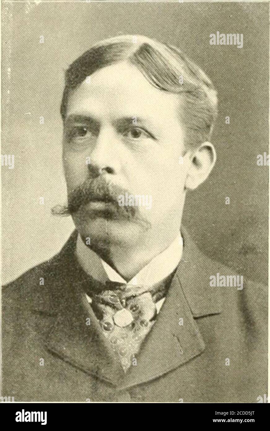 . La storia di Leslie della Grande New York e di Consulting Gynecologstto al Bayonne City Hospital. Hehas ha contribuito alla medicina jour-nals ed ha sviluppato un originalmetliod di applicazione di continuousirrigation per il drenaggio dopo le operazioni chirurgiche di cer-tain. È membro della Xew Y(UK StateMedical Association, la New YorkCounty Medical Association, la nuova York County ^Medical Society, la Womans Hospital Medical so-ciety, e la Physicians ^lutualAid Association. Si sposò, in188!), :rnrion. (Hughter del lateTolonel -lolii (J. McHenry, di Mad-ison, GA. È lui stesso anche di Soulther Foto Stock