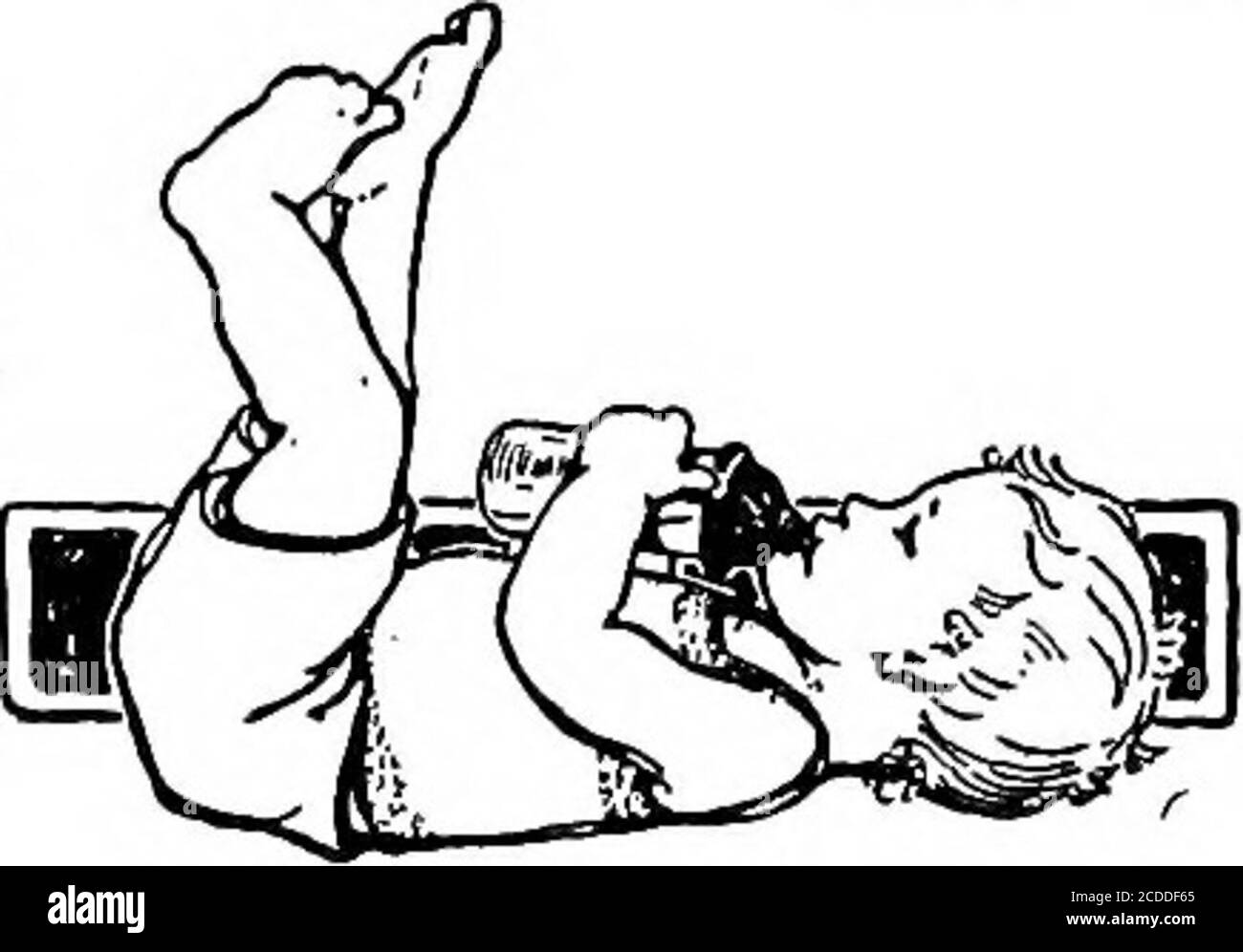 . I nostri bambini; come tenerli bene e felici, un libretto per le madri. Pulizia assoluta in ogni fase dalla mucca al bambino. In alcune comunità si può ottenere latte prodotto nelle migliori condizioni possibili e conosciuto come latte certificato. Il leggero aumento del costo di questo latte puro è sempre eccellente economia. Riducendo la questione ad una base fredda e pratica, è più conveniente pagare un prezzo alto per il latte buono che soddisfare le spese della malattia del bambino. I metodi lattiero-caseari ordinari, anche delle aziende agricole prospere, sono tutt’altro che puliti. Il latte che può sembrare fresco e dolce può contenere Foto Stock