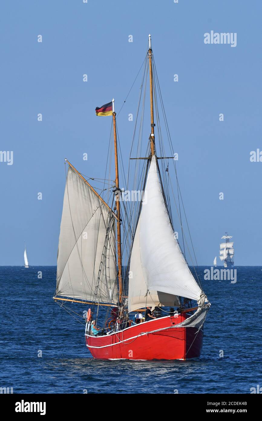 Barca a vela tradizionale Gefeon vela il fiordo di Kiel Foto Stock