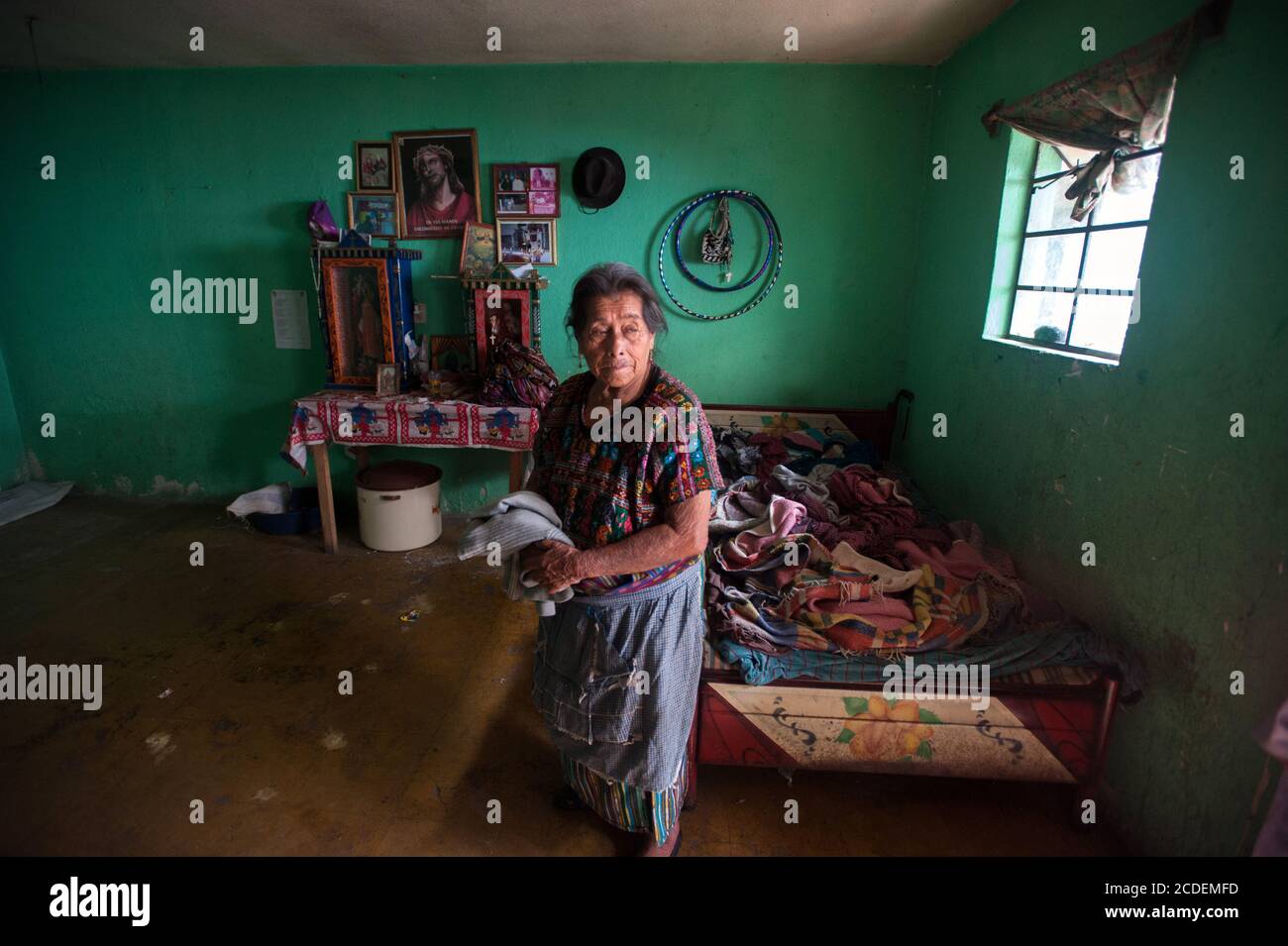 Un maya donna indigena a San Jorge La Laguna, Solola, Guatemala. Foto Stock