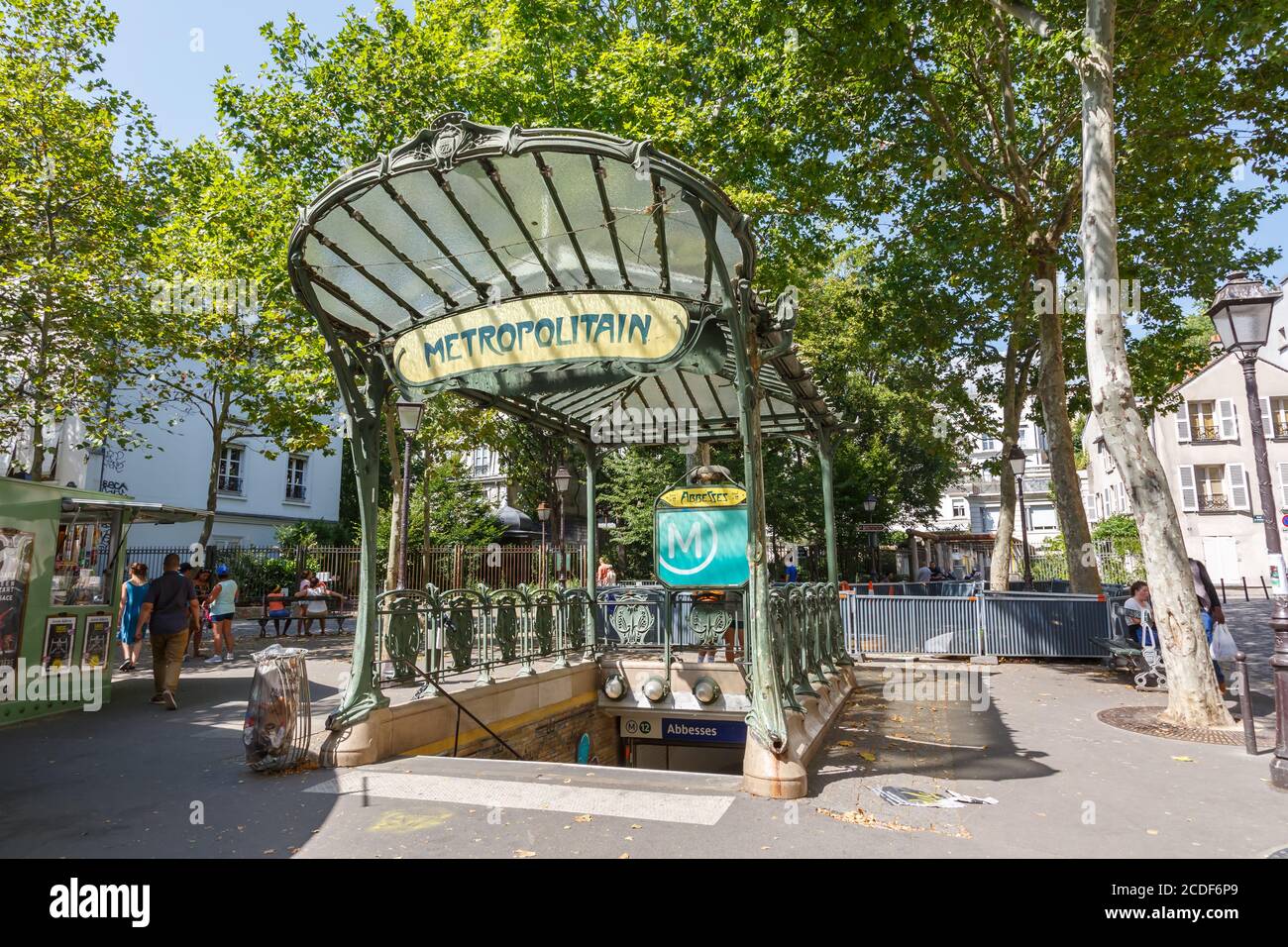 Parigi, Francia - 23 luglio 2019: Metro Parigi Metropolitana ingresso Stazione MRT Abbesses Art Nouveau in Francia. Foto Stock