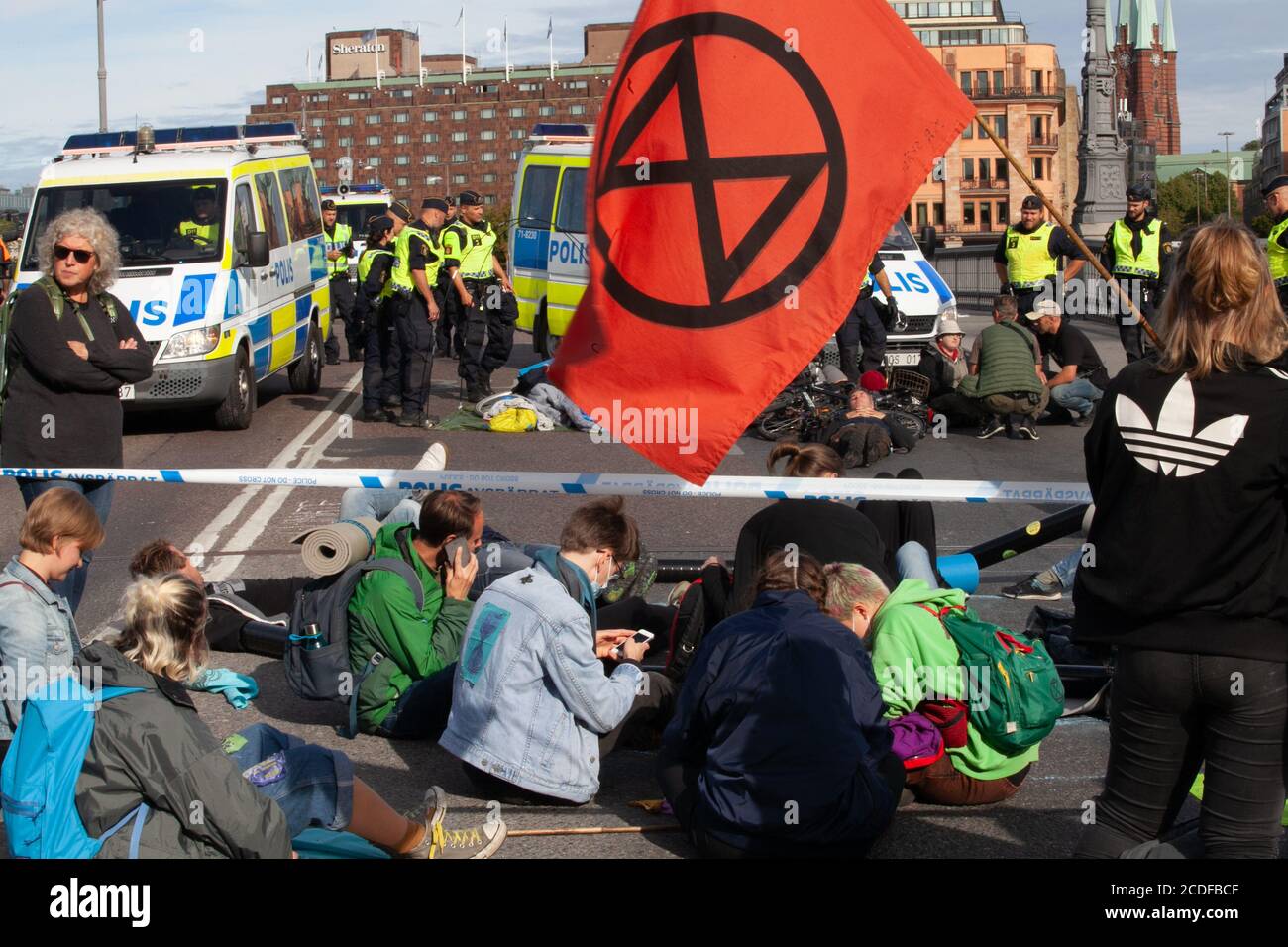 Stoccolma, Svezia - 28 agosto 2020: Estinzione la ribellione svedese ha chiuso due ponti nel centro di Stoccolma. Manifestarsi a Stoccolma in luoghi diversi per 48 ore. Foto Stock