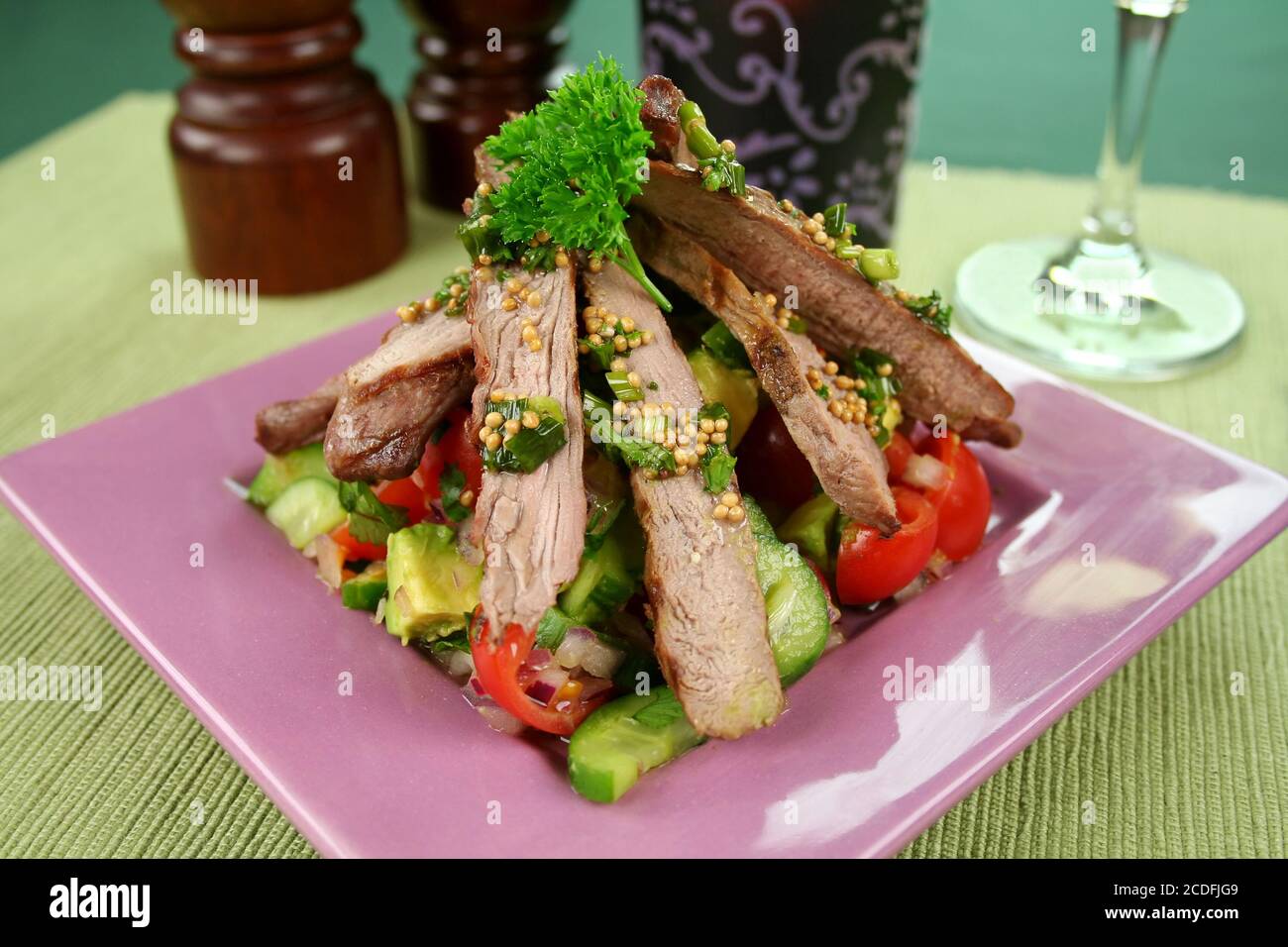 Stack di agnello e semi di senape Foto Stock