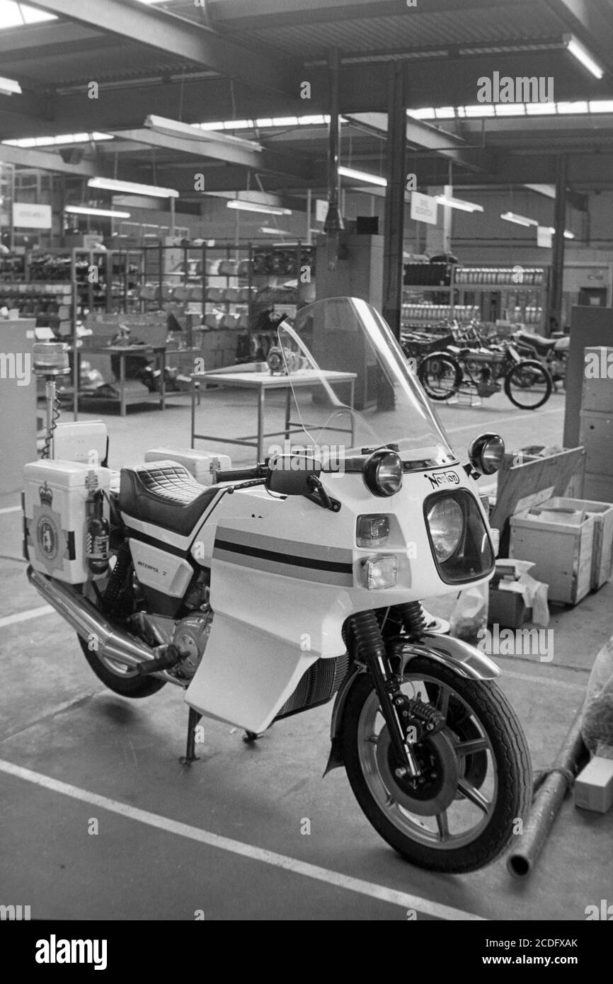 Una moto Norton Interpol 2 con il suo doppio rotore raffreddato ad aria da 588 cc (35.9 cu in) Wankel rotativa alla fabbrica Norton a Shenstone, Lichfield, Staffordshire. 10 agosto 1987. Foto: Neil Turner Foto Stock