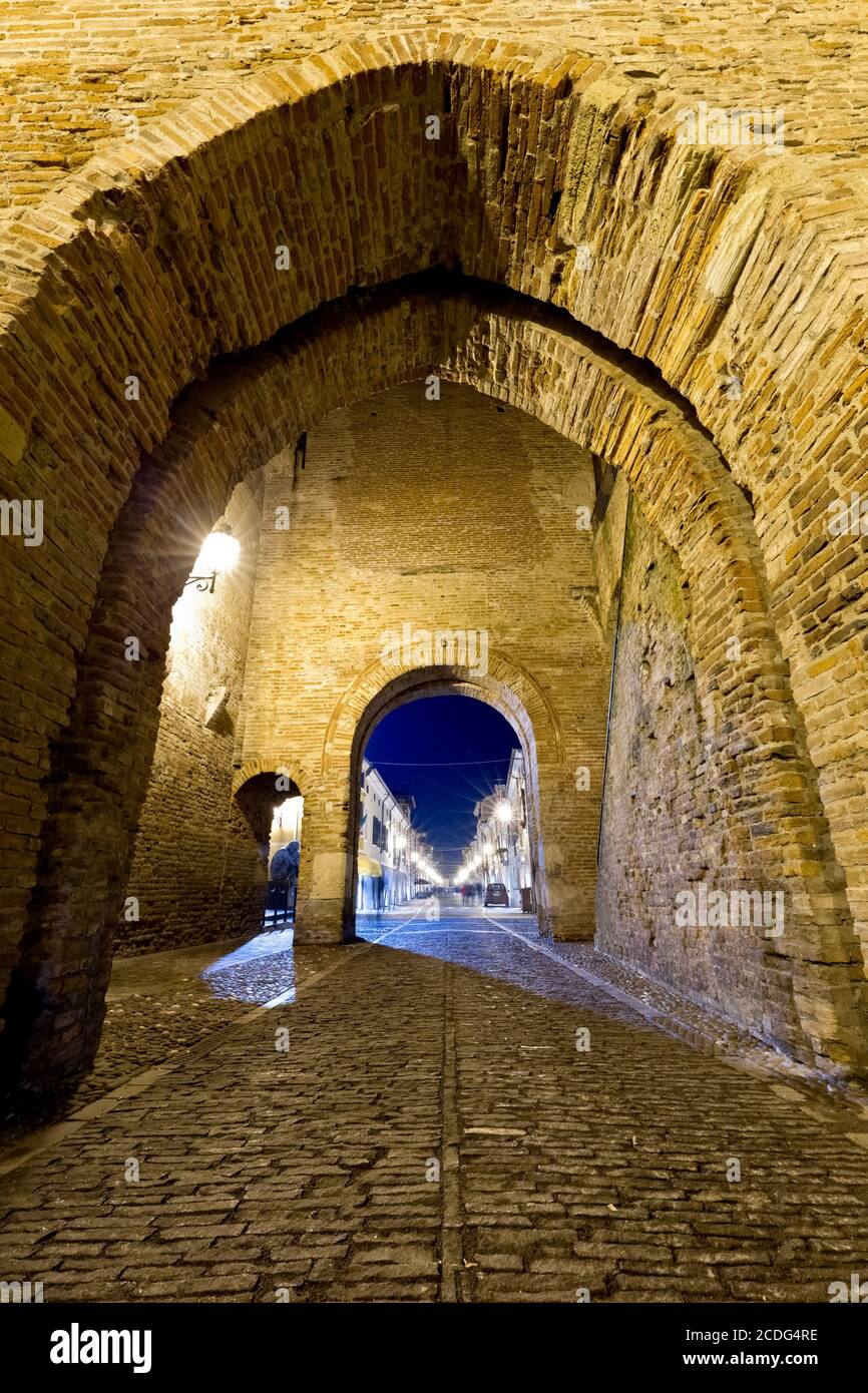 I portali di accesso alla porta di Padova nella città medievale di Cittadella. Provincia di Padova, Veneto, Italia, Europa. Foto Stock
