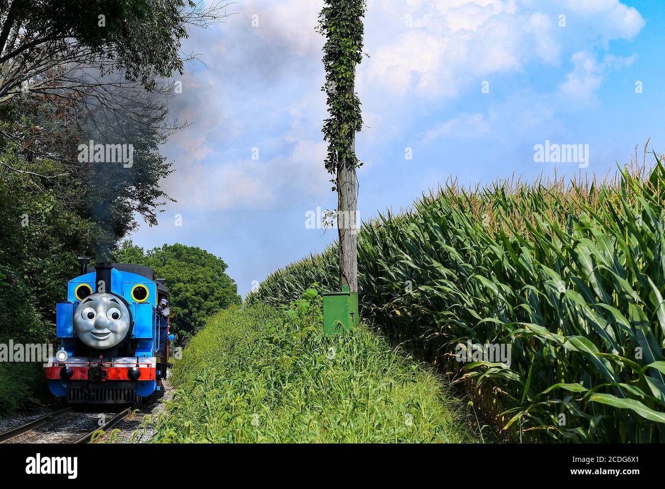 25 agosto 2020: La locomotiva a vapore Thomas the Tank Engine, restaurata del quartiere orientale di Brooklyn, n. 15, ritorna da un'escursione alla ferrovia Strasburg martedì 25 agosto 2020 a Ronks, Pennsylvania. Rich Barnes/CSM Foto Stock