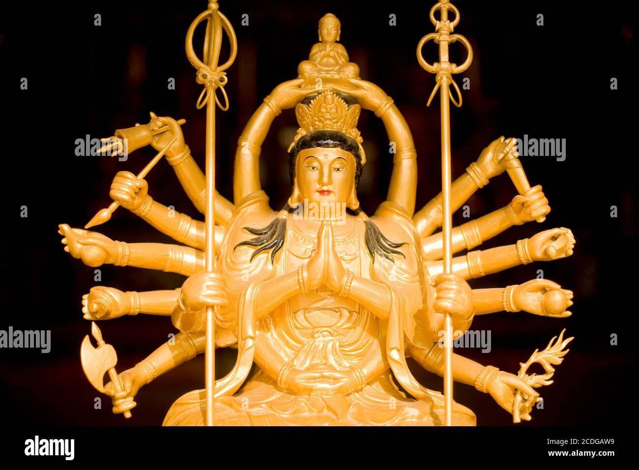 Sha Tin, Hong Kong, Cina - Statua della Dea di Durga al Tempio di Ten migliaia di Buddha. Foto Stock