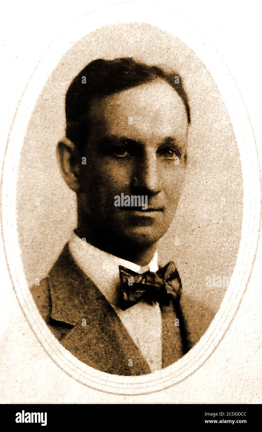 Graystone Hall - 1918 Illustrazione dal libretto commemorativo prodotto all'apertura del nuovo tempio massonico ad Akron, Ohio, USA - 1918 Ritratto di Henry M. Hagelbarger, Gran Maestro della Grande Loggia dei Freemasons dell'Ohio. Foto Stock