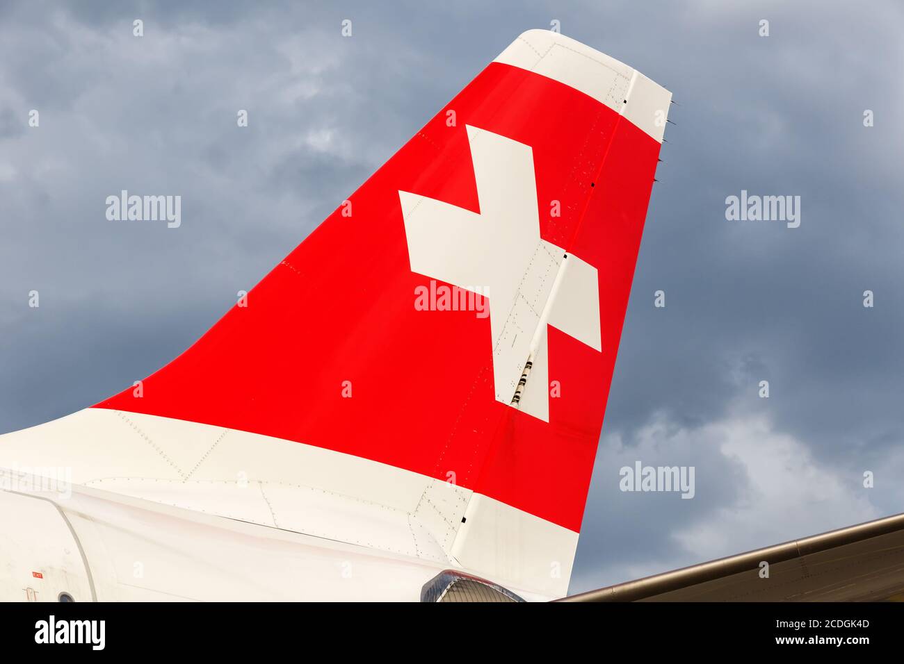 Zurigo, Svizzera - 22 luglio 2020: Coda degli aerei Swiss Airbus A330-300 all'aeroporto di Zurigo (ZRH) in Svizzera. Foto Stock