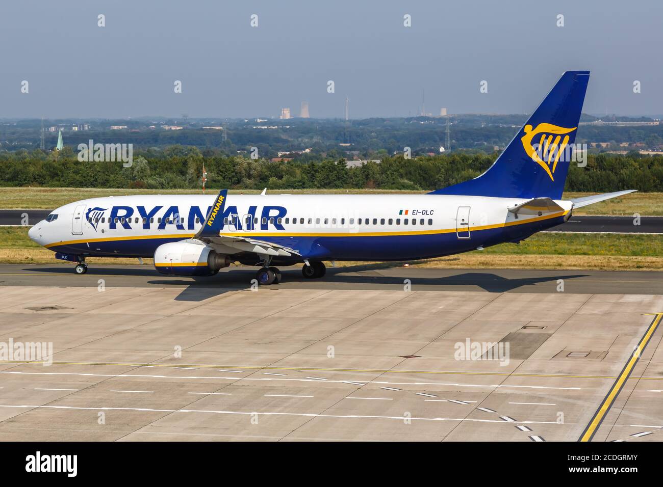 Dortmund, Germania - 10 agosto 2020: Aereo Ryanair Boeing 737-800 all'aeroporto Dortmund (DTM) in Germania. Boeing è un produttore americano di aeromobili Foto Stock