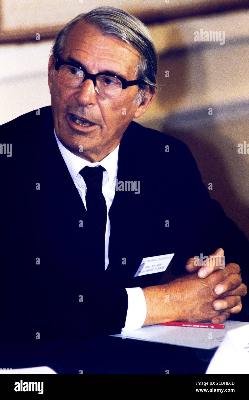 The Rt Hon Lord John Donaldson, Maestro dei Rolls in occasione di una conferenza del 1990 Bar presso le New Connaught Rooms di Covent Garden. 30 settembre 1989. Foto: Neil Turner Foto Stock