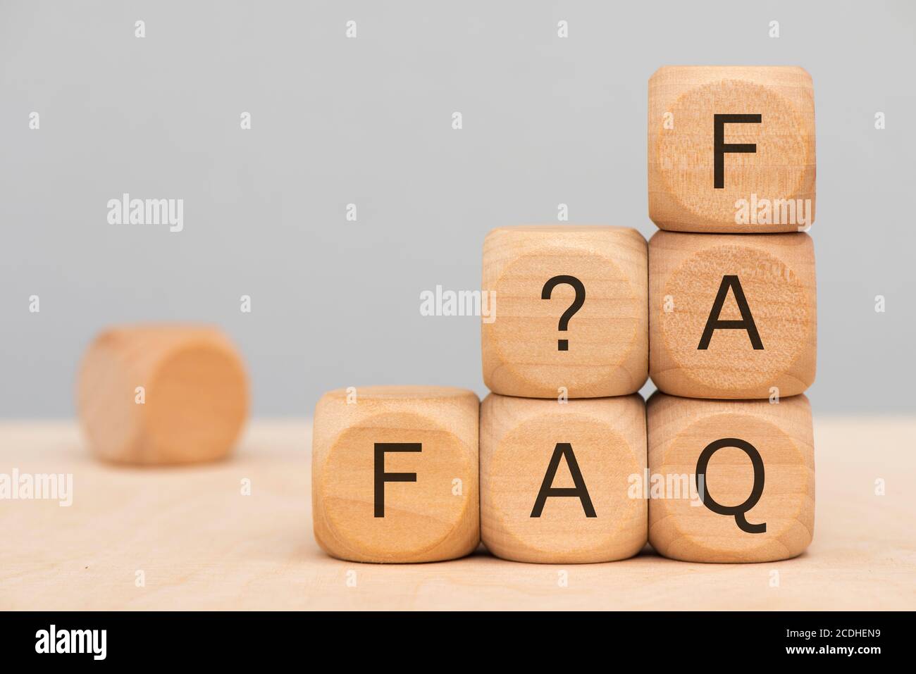 FAQ stampate su cubi di legno Foto Stock