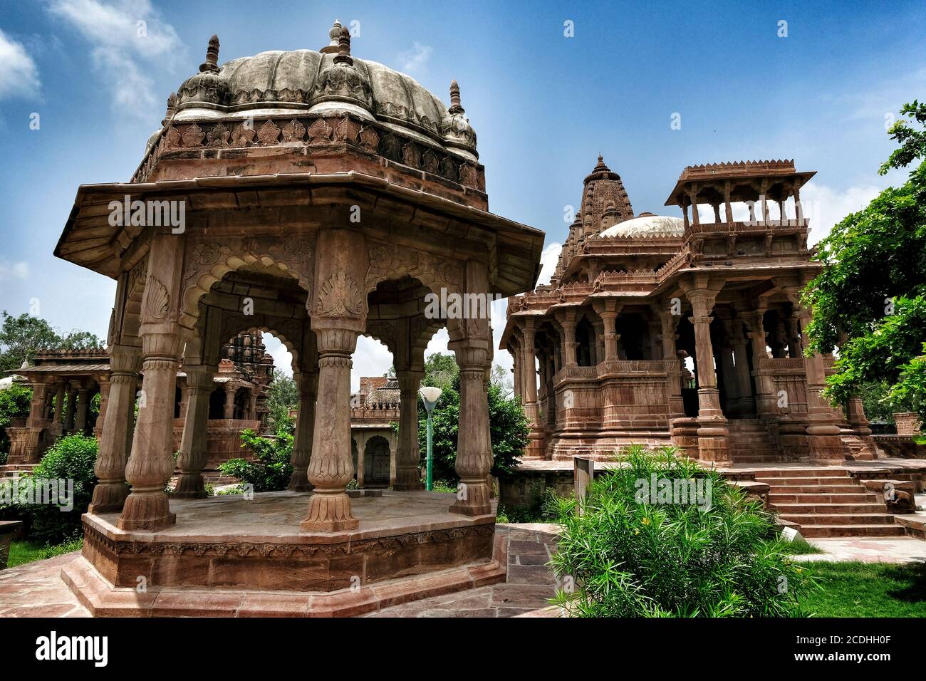 Mandore giardino è la raccolta di memoriali e templi della dinastia Marwar a Jodhpur, Rajasthan. India. Foto Stock