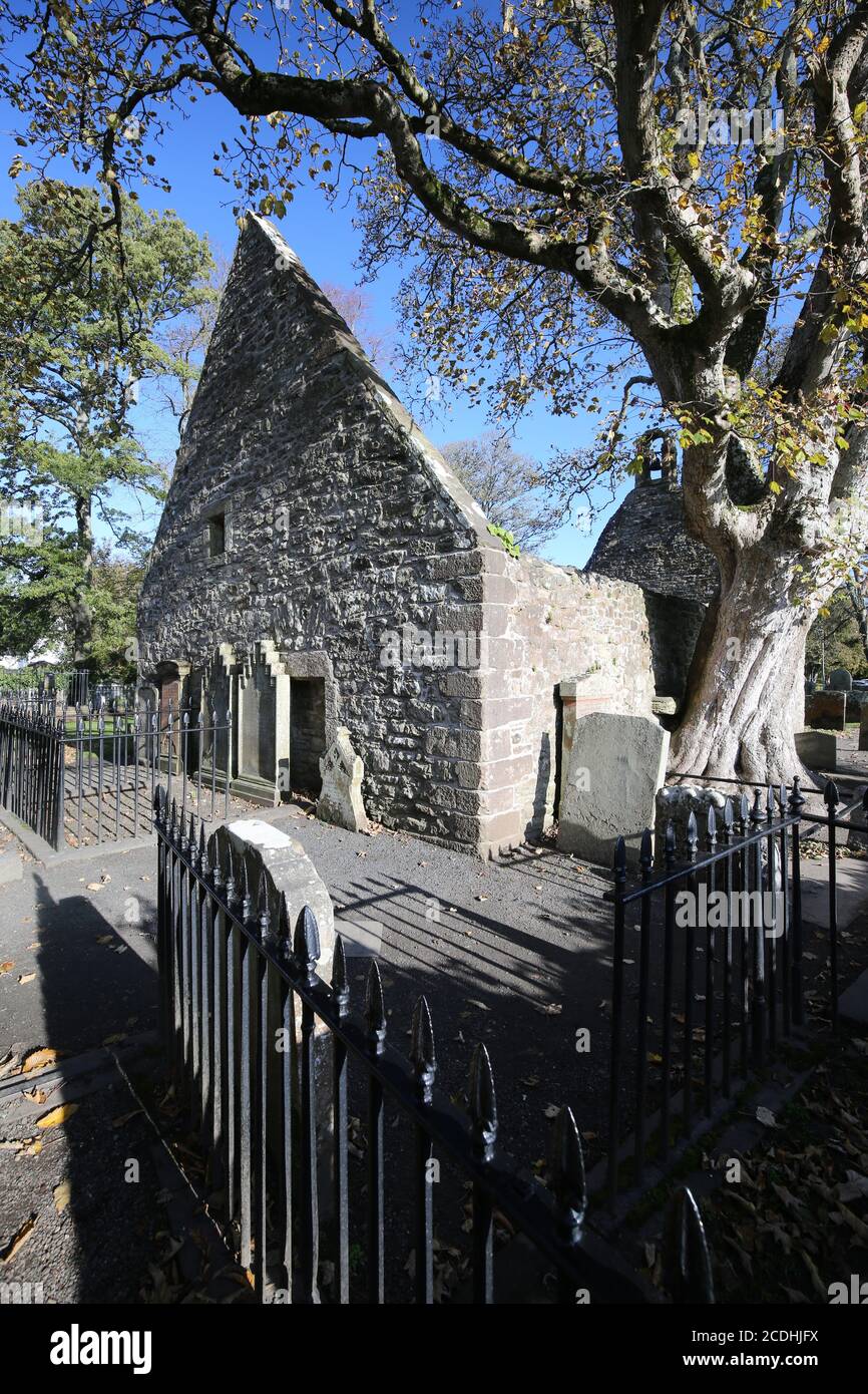 Alloway Auld Kirk, Ayrshire, Scozia, risale al 16 ° secolo, ha ispirato Robert Burns a scrivere la poesia tale di Tam o Shanter Foto Stock