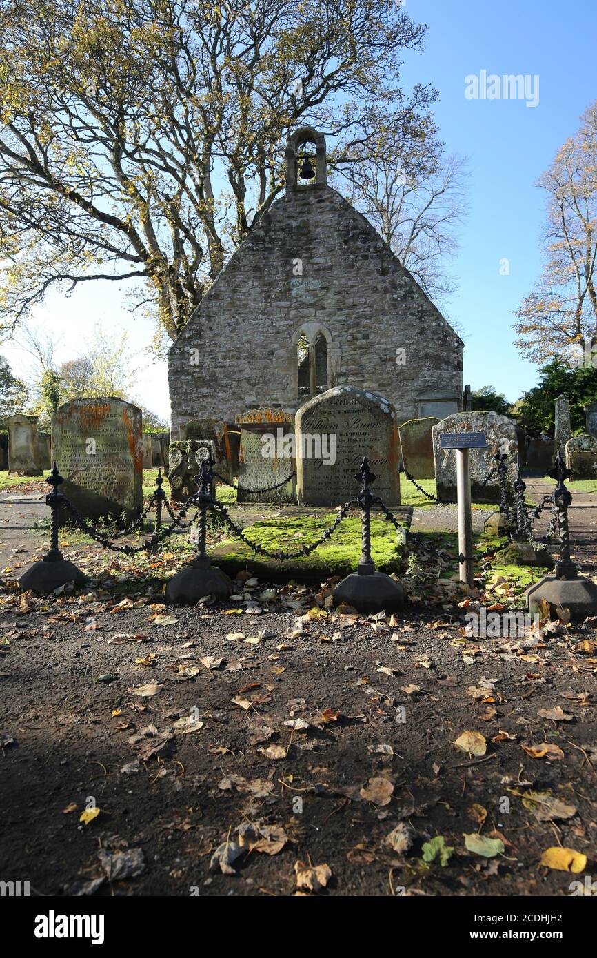 Alloway Auld Kirk, Ayrshire, Scozia, risale al 16 ° secolo, ha ispirato Robert Burns a scrivere la poesia tale di Tam o Shanter Foto Stock