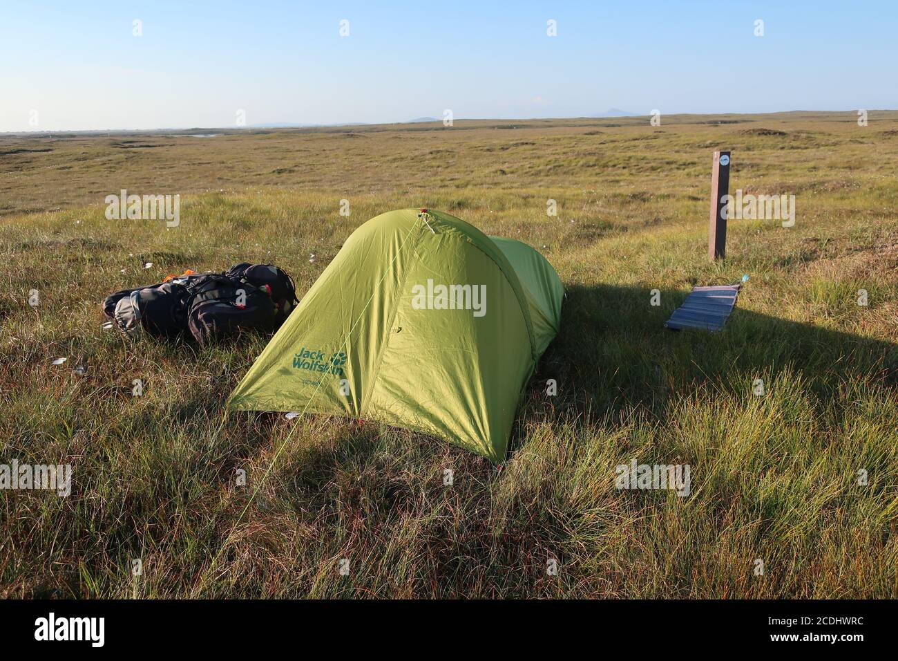 Campeggio selvaggio in una posizione remota. La via Ebridea. Ebridi esterne. Highlands. Scozia. REGNO UNITO Foto Stock