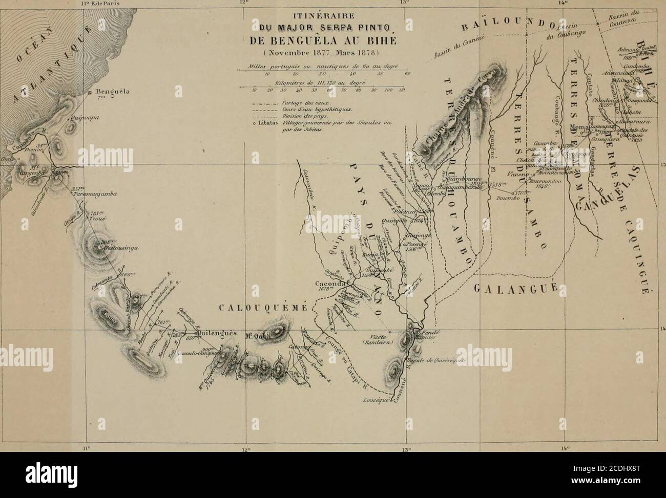 . Comment j'ai traversé l'Afrique despuis l'Atlantique jusqu'a l'Océan indien a travers des régions inconnues . Tomba pfirSrhard. I2,rur f^iiÇi ftn/j. /hi/rêno^ JVR t{a Avttr. S^Q-/ H...,„II,. ,.| IV 1.,,.,. FSrfuu^. 17.,-ur/tufiunif-Tnnwi fbr;j. /„,/: /Ju/lei,vvJi:-rl,lHilri;.;„ DANS LA REGION SOUMISE 87 point du joar, une grande rumeur qui sélevait nous attiradehors et nos nègres nous aprirent quès avoir cru,comme nous, introvique les ânes avaiment lequur de léduquur et de reconnaître et de et et de léduz et de la conventis et de la conventis. Effecti-vement un b Foto Stock