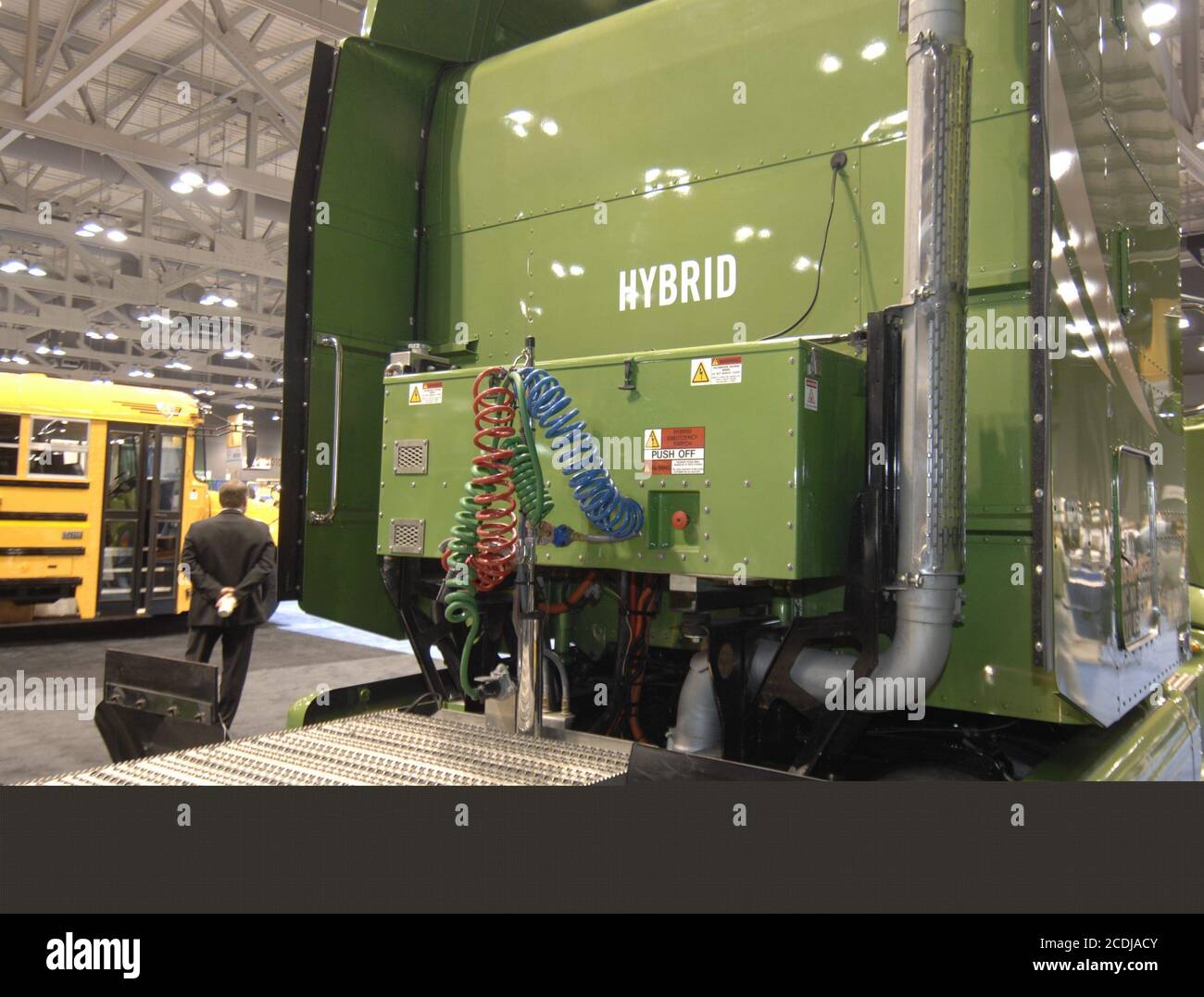 Austin, TX 2 maggio 2007: Vano di stoccaggio per batterie ibride su un rimorchio per trattori Wal-Mart alla fiera TCEQ (Texas Commission on Environmental Quality). ©Bob Daemmrich Foto Stock