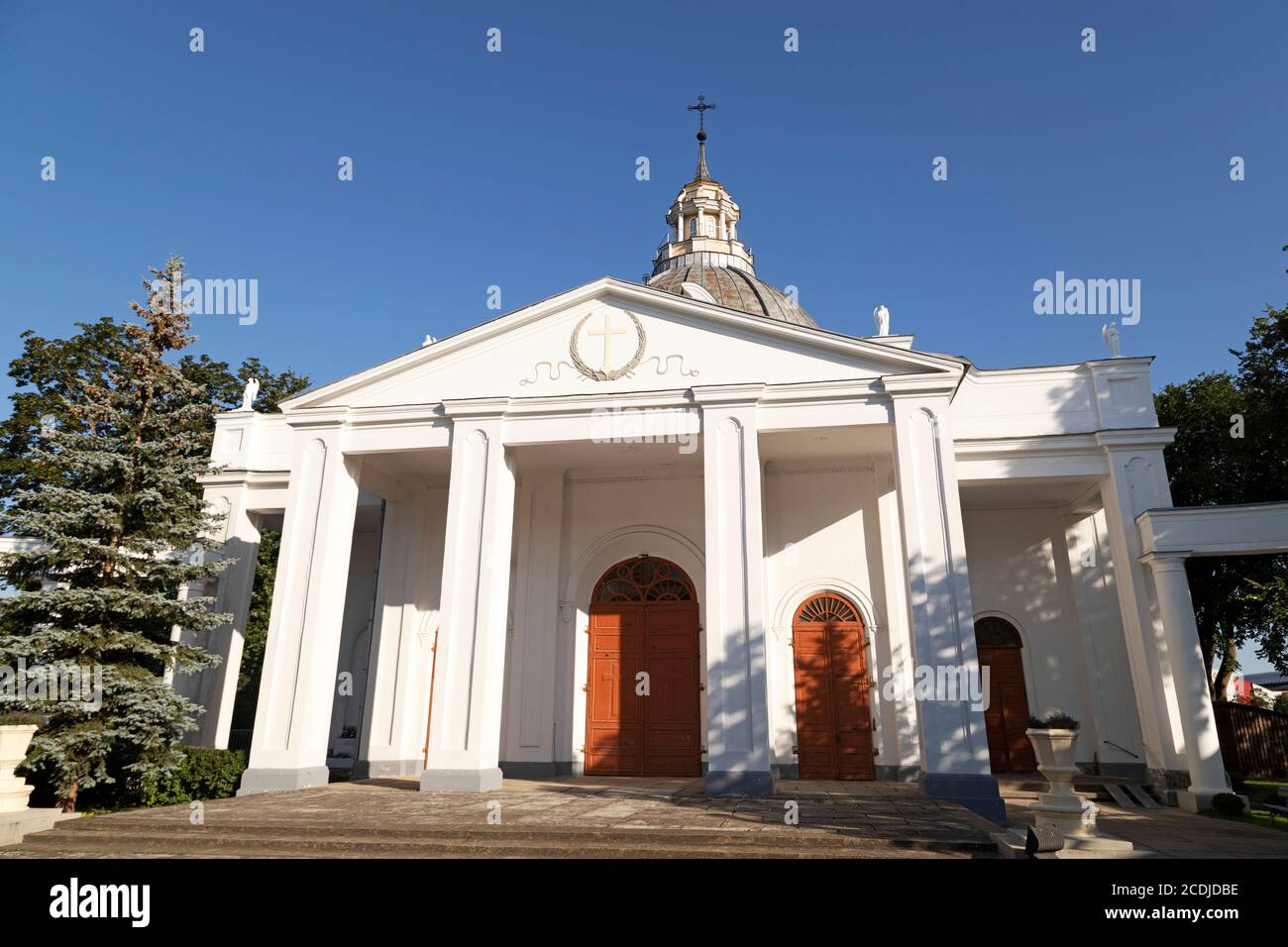 Chiesa di San Pietro a Daugavpils, Lettonia. Il luogo di culto cattolico romano si trova nel centro della seconda città della Lettonia. Foto Stock