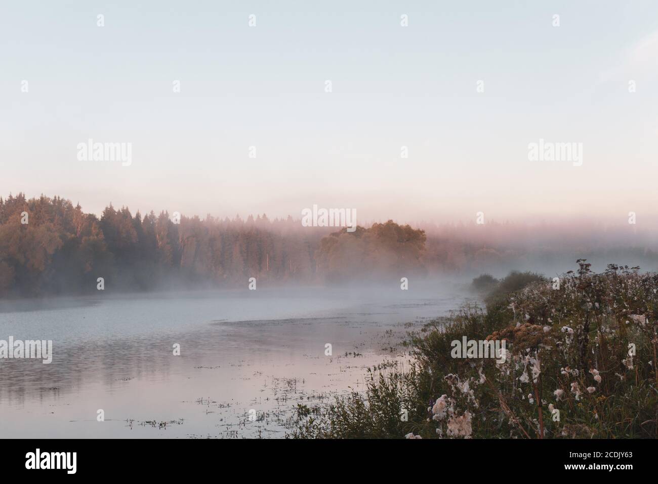 Vista sul fiume Mosca la mattina presto Foto Stock