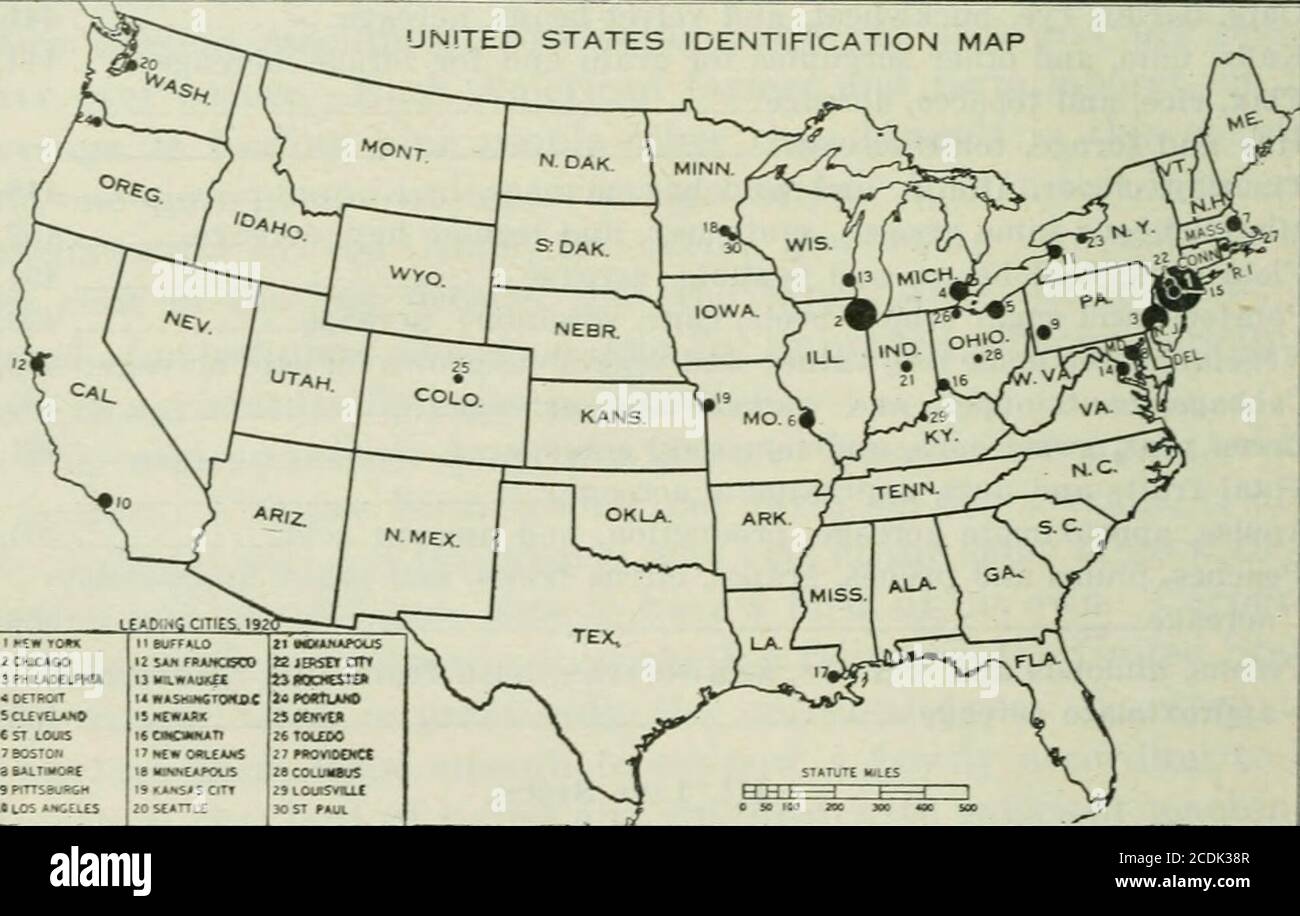 . Annuario dell'agricoltura . 82 suini (porci e suini), totale e purebred, numero 483-484 ovini, totale e purebred, numero; caprini, numero; valore di lana e mohair 484-486 pollame, numero 487 Canne, numero di colonie 488 99912°-TBK 1921 27 + 28 412 Caneichetto del Dipartimento dell'Agricoltura^ 1921. IV. Le Farms e il popolo. Page.480,490491492493-^95495,496497 numero di aziende agricole, aud totale di dimensioni classificate superficie media di terreno migliorato per valore di fattoria laud per acro „ valore di proprietà agricola, e di edifici, macchinari, e scorte vive-spese per mangimi, fertilizzanti, e lavoro Aver Foto Stock