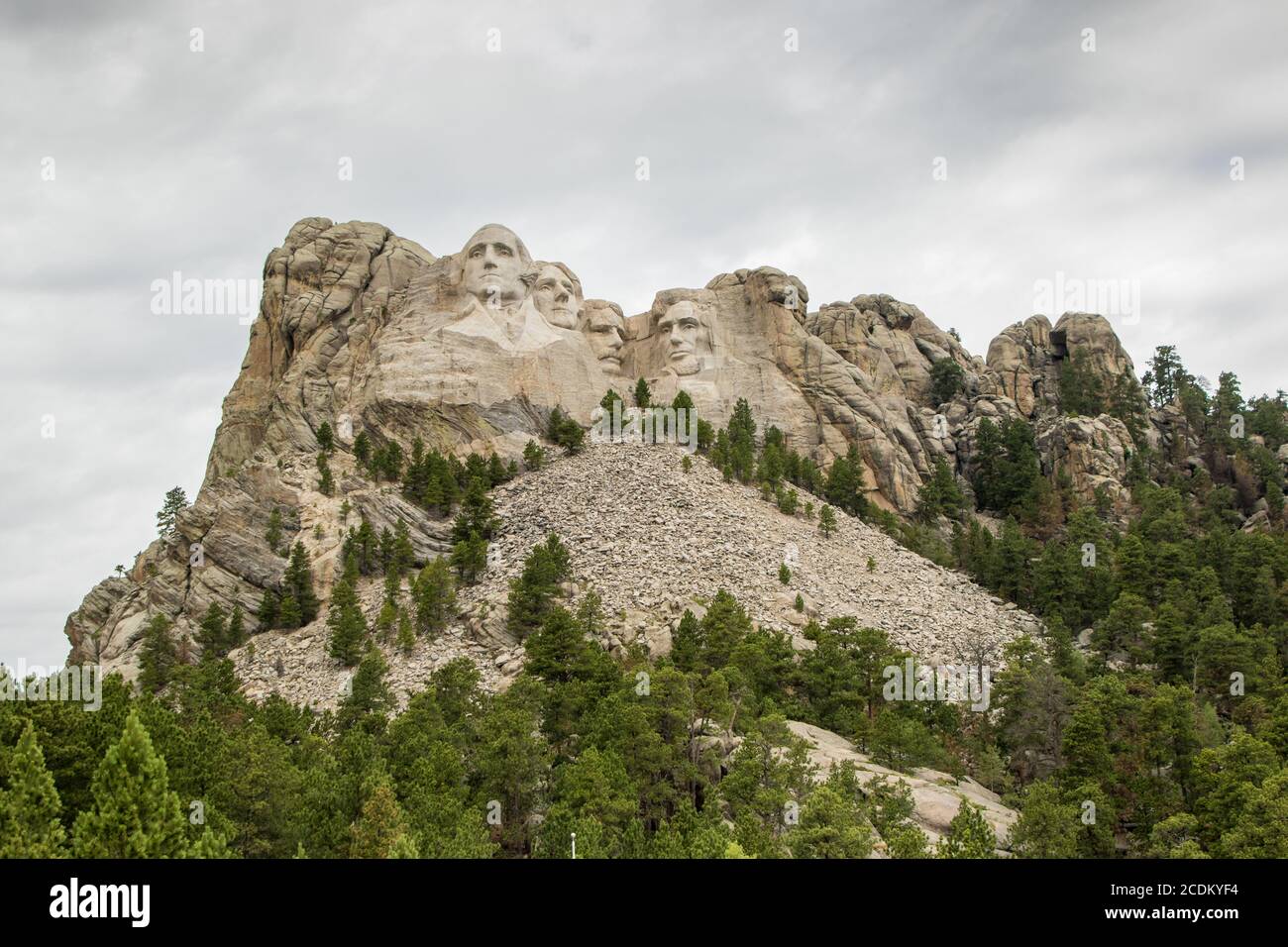 George Washington, Thomas Jefferson, Abraham Lincoln e Theodore Roosevelt scavati nel Monte Rushmore a Rapid City, South Dakota Foto Stock