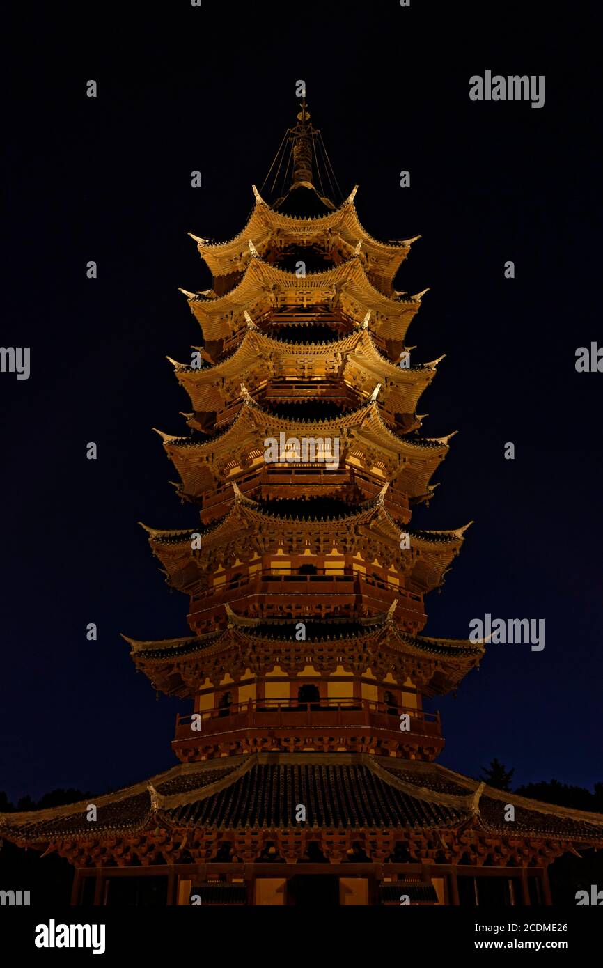 Pan Gate Scenic Area, Ruigang Pagoda, scena notturna, Nantangzhuangcun, Suzhou, Jiangsu Sheng, Cina Foto Stock