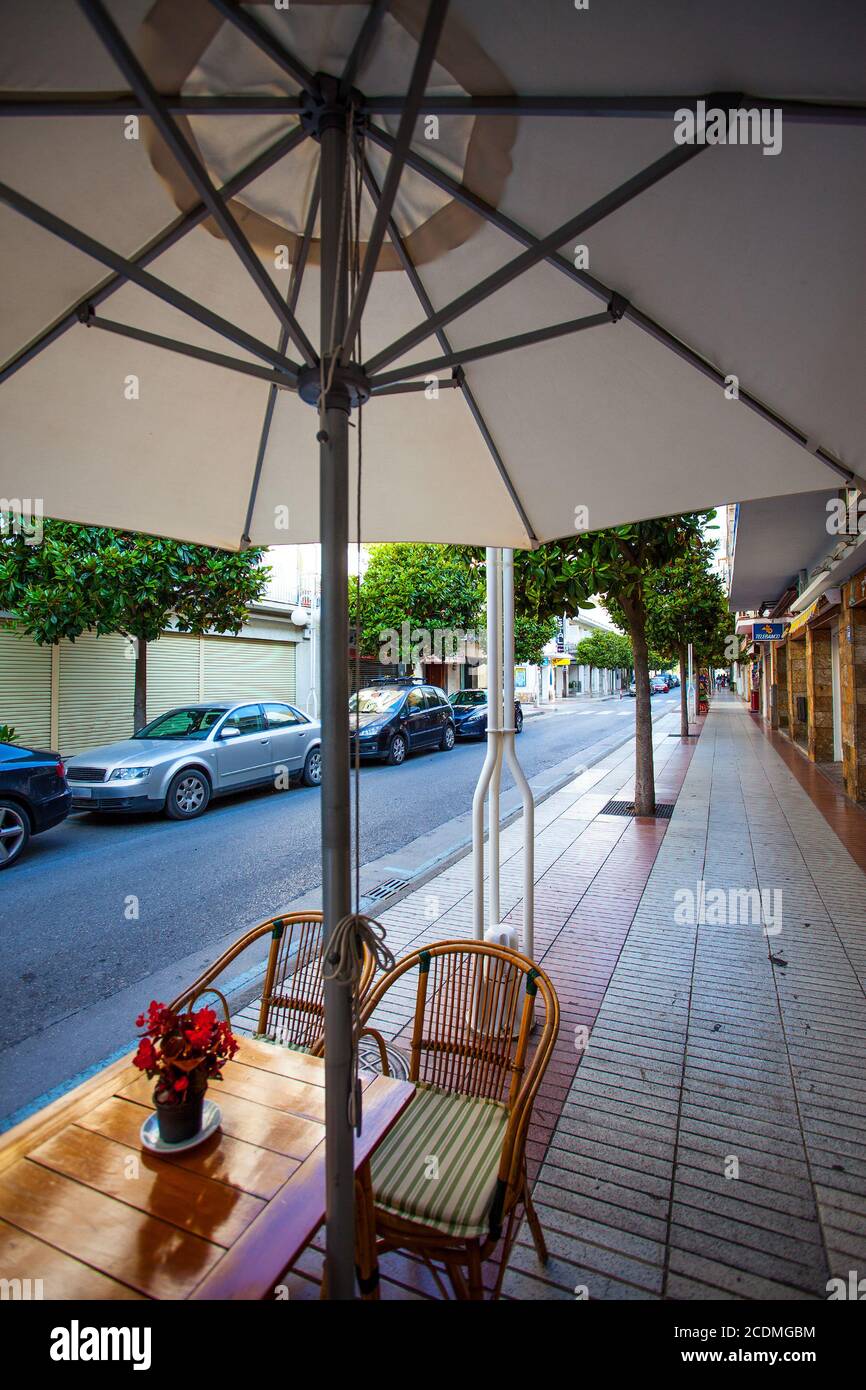Tossa de Mar, Catalonia, Spagna, 23.06.2013, caffè in Avinguda Costa Brava strada Foto Stock