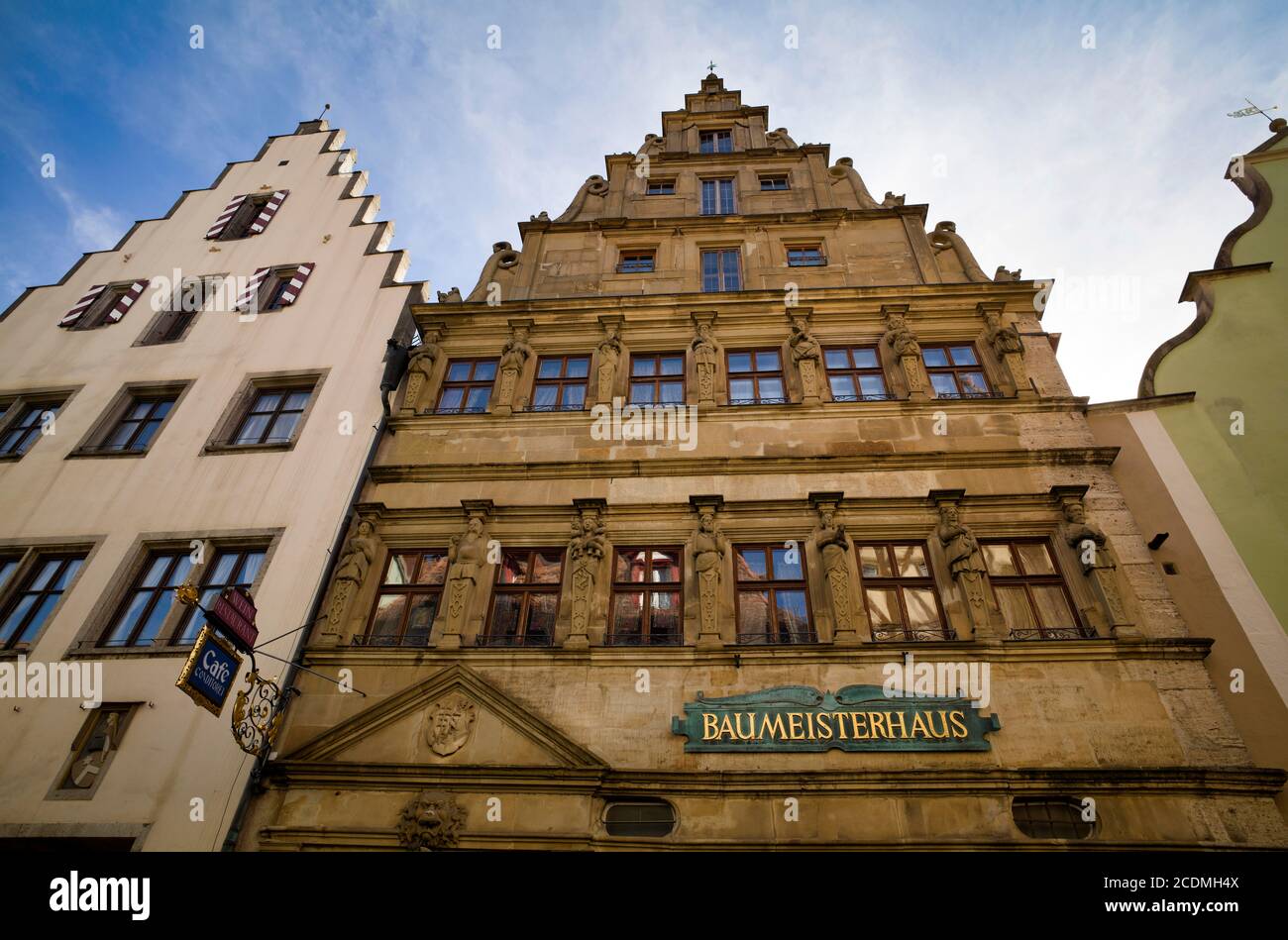 Casa padronale con facciata in pietra arenaria, case a timpano, case cittadine, Rothenburg ob der Tauber, Franconia, Baviera, Germania Foto Stock
