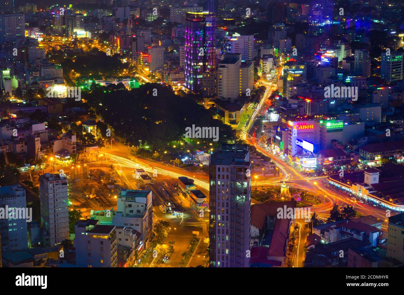 Notte Hochiminh (Saigon), vista dalla Torre finanziaria Bitexco Foto Stock