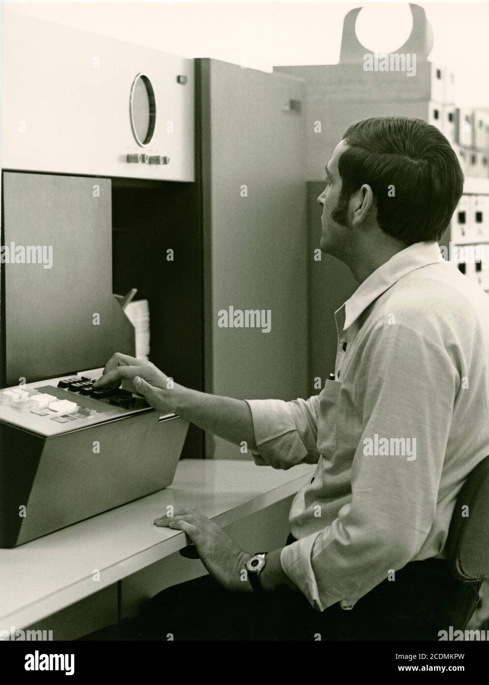 Lettore di testo semplice, computer mainframe IBM 360, Technische Hochschule (oggi Università tecnica), fotografia storica intorno al 1966, Monaco, Upper Foto Stock